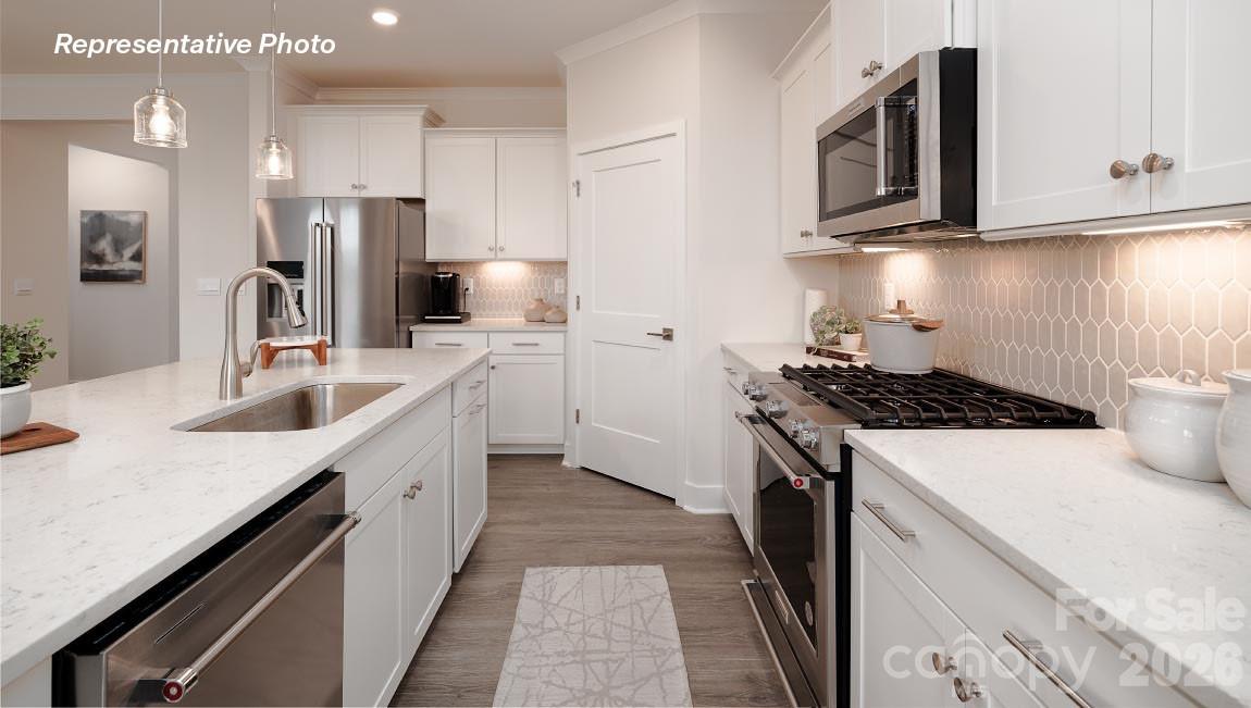 3233 Oberon Street — York