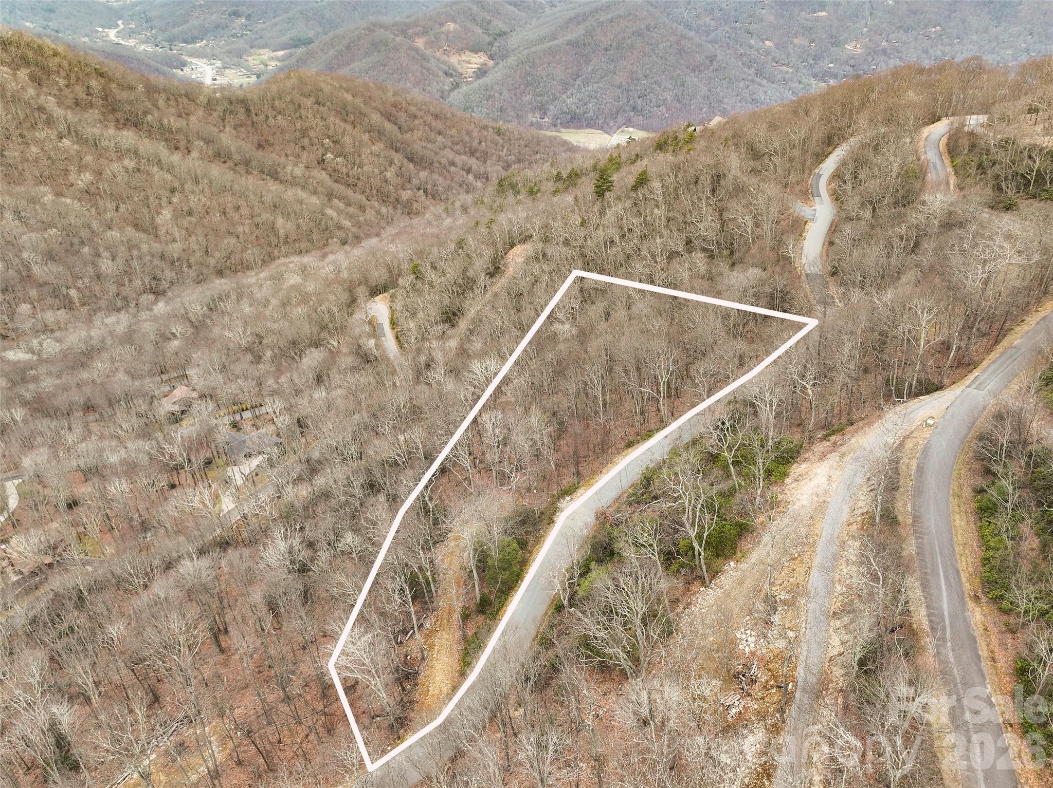 1480 Odalu Trail — Maggie Valley