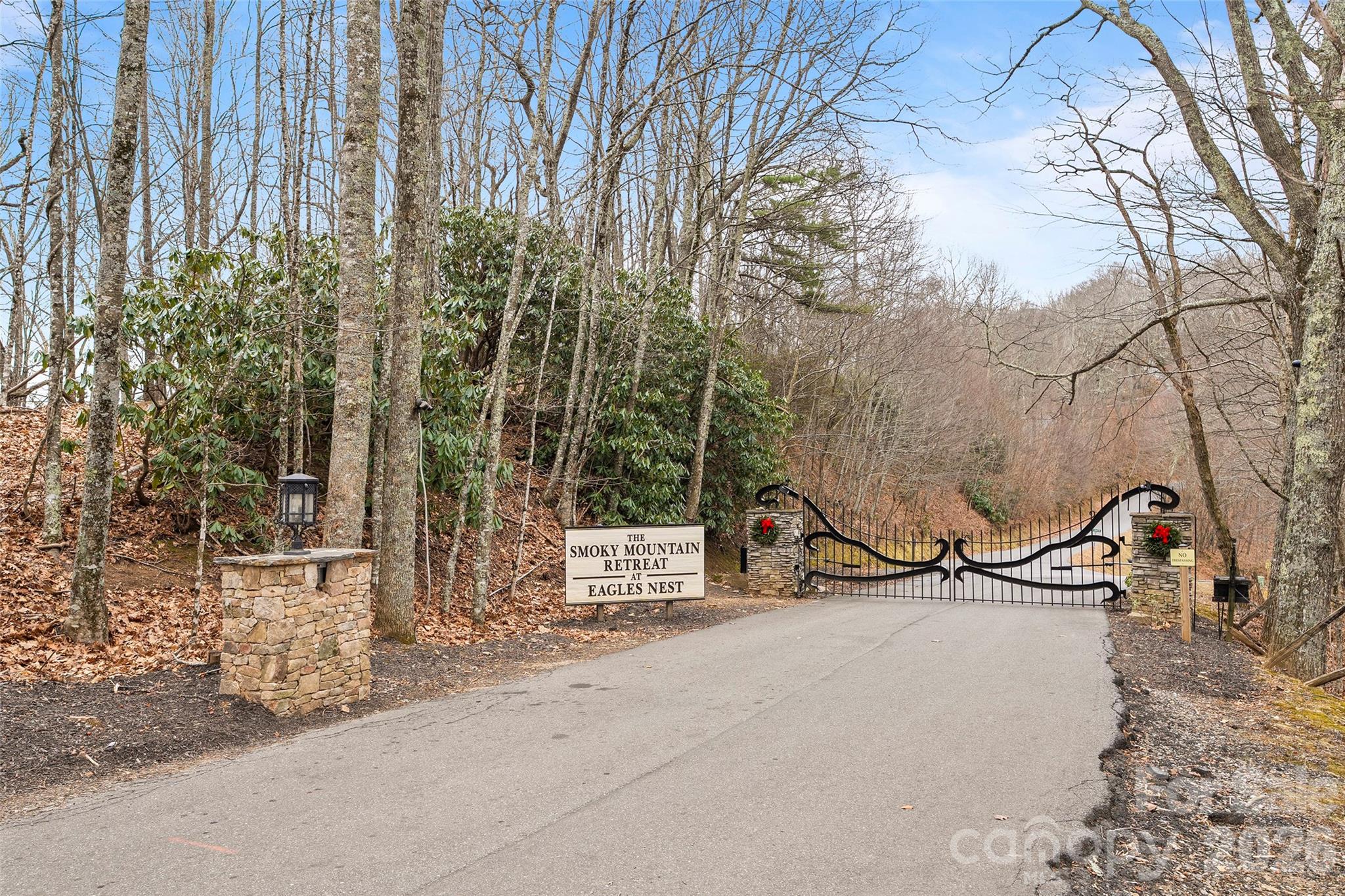 1480 Odalu Trail — Maggie Valley