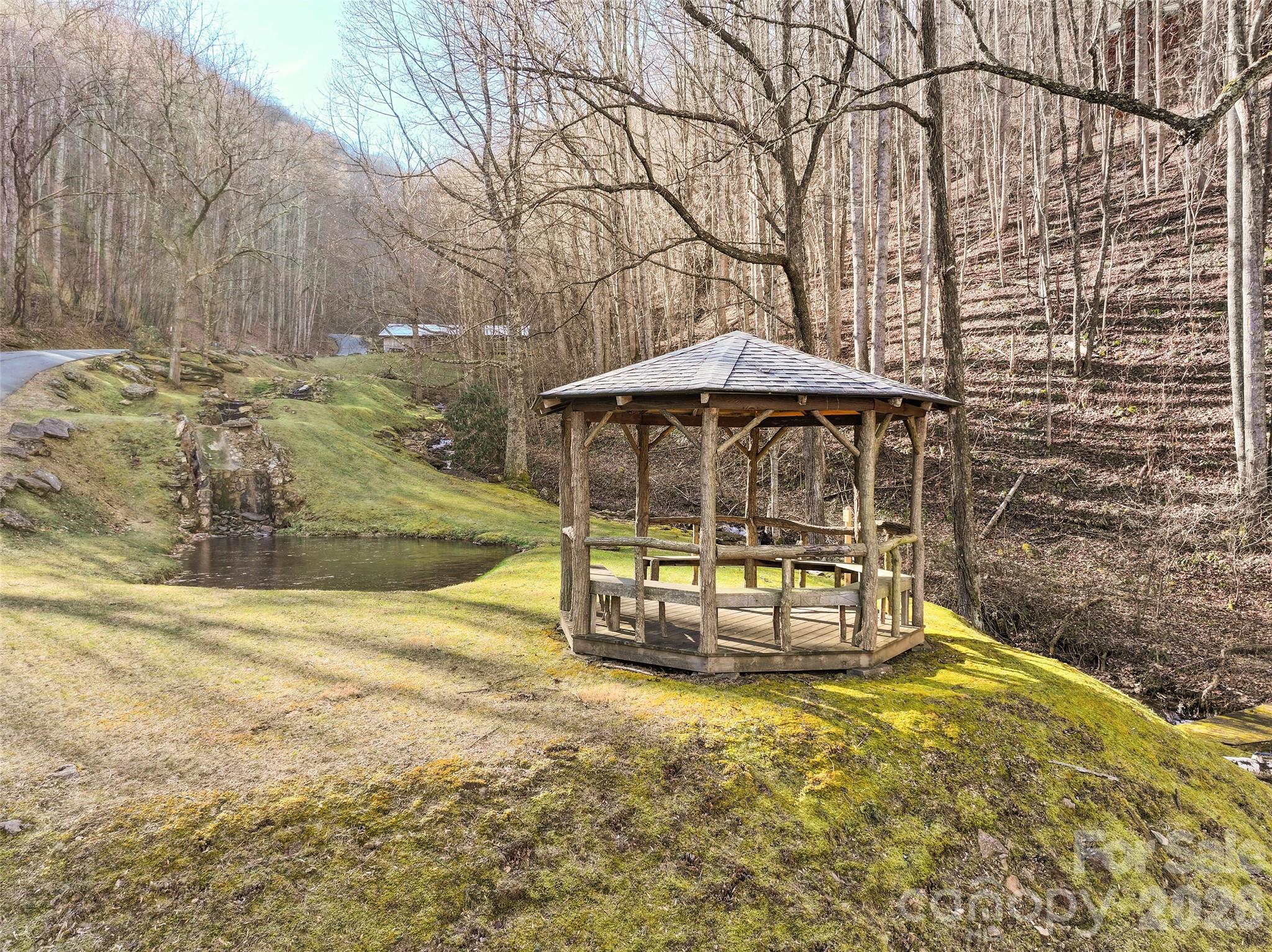 1480 Odalu Trail — Maggie Valley