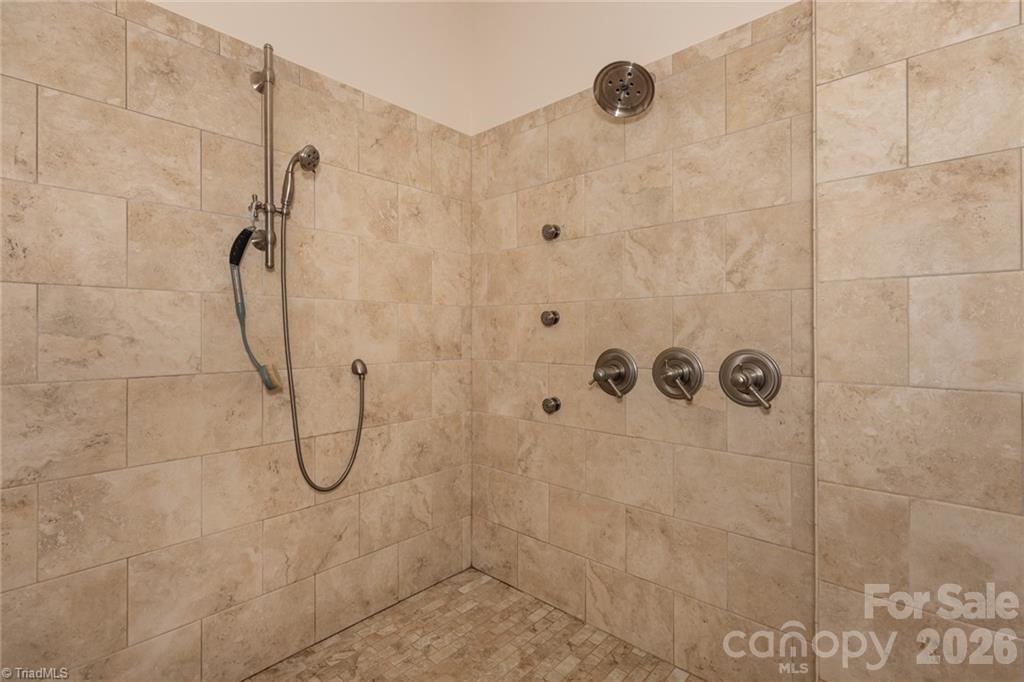 204 Violet Ridge — Lowgap