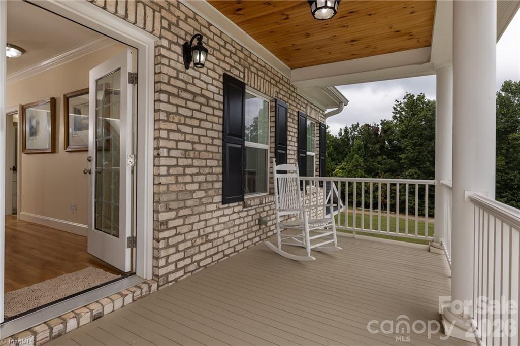 204 Violet Ridge — Lowgap