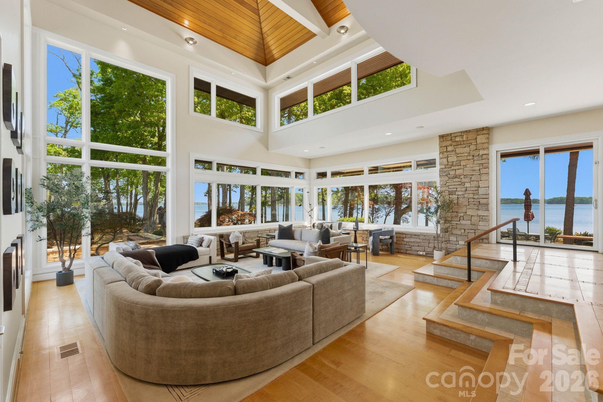 14051 Island Drive — Huntersville