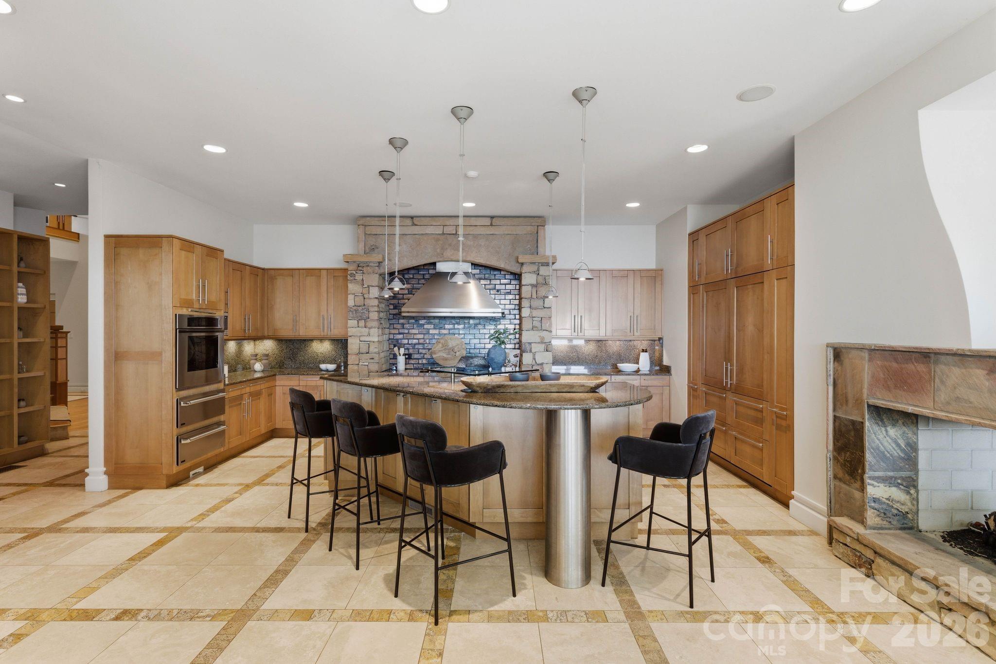14051 Island Drive — Huntersville
