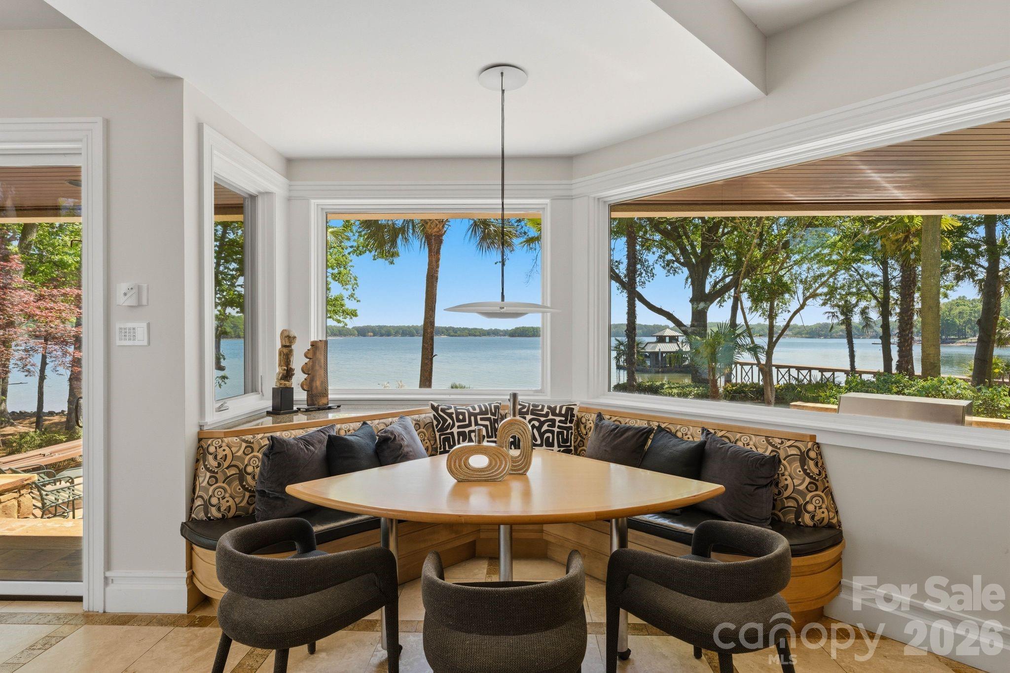 14051 Island Drive — Huntersville