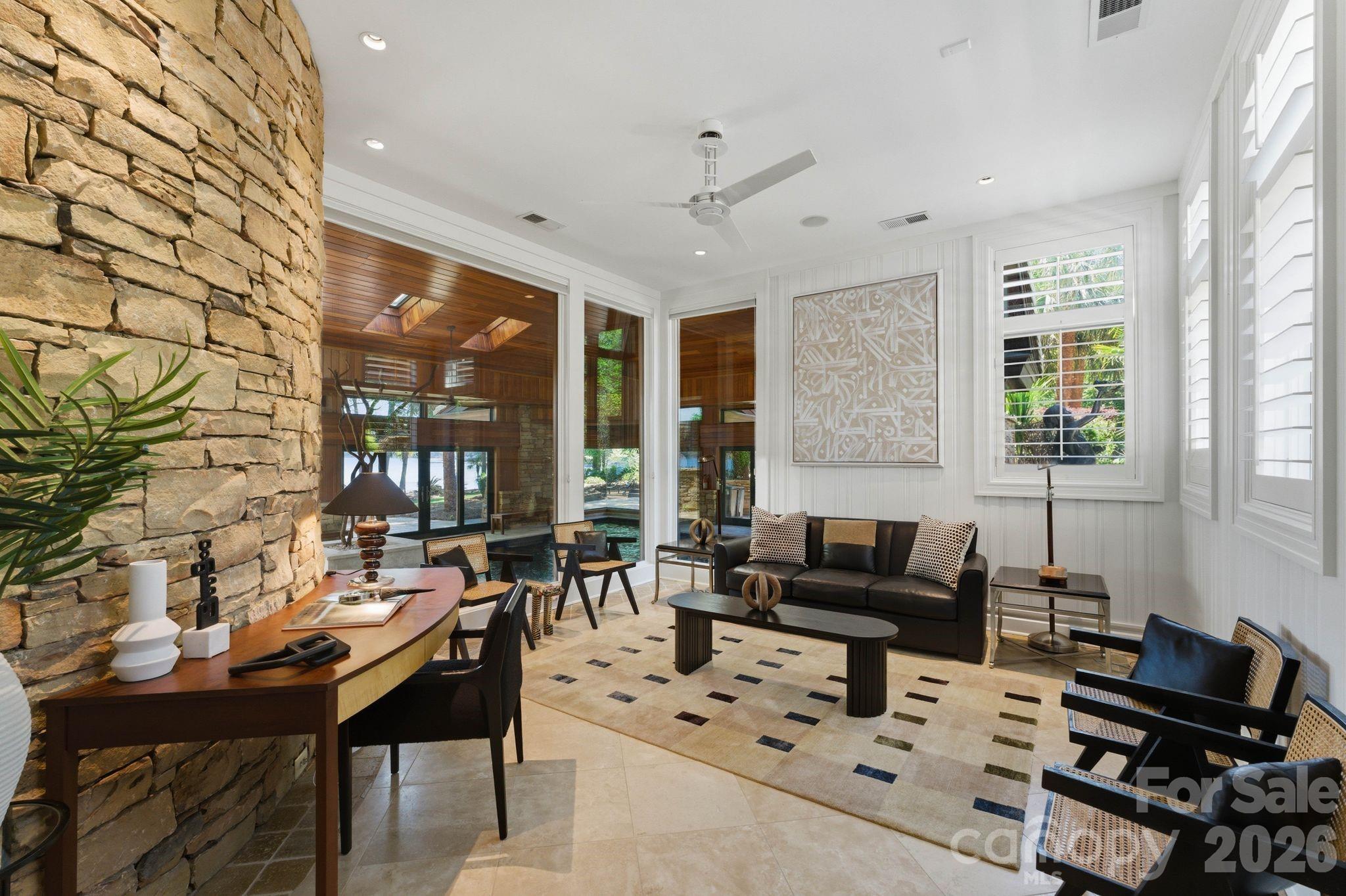 14051 Island Drive — Huntersville