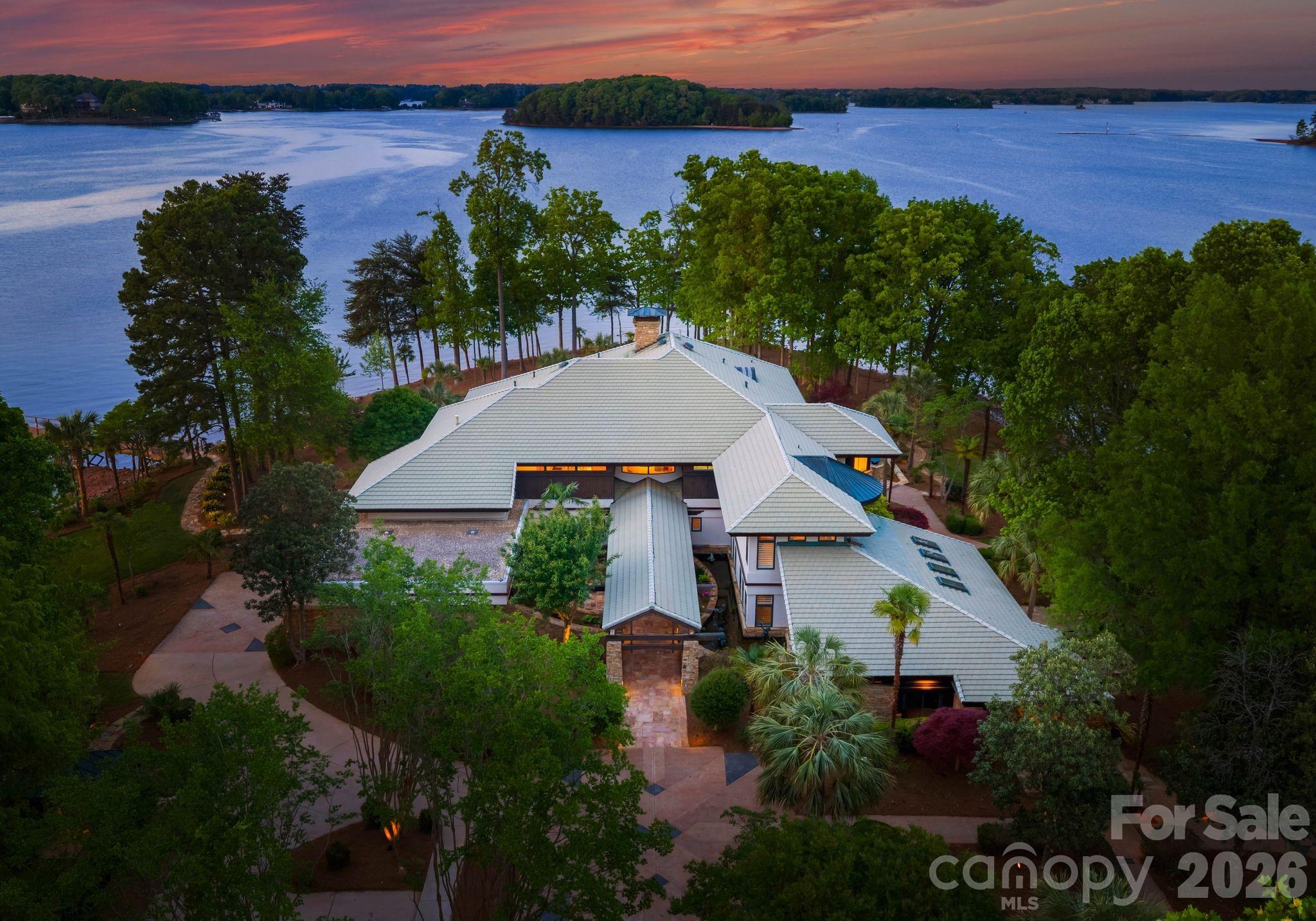 14051 Island Drive — Huntersville