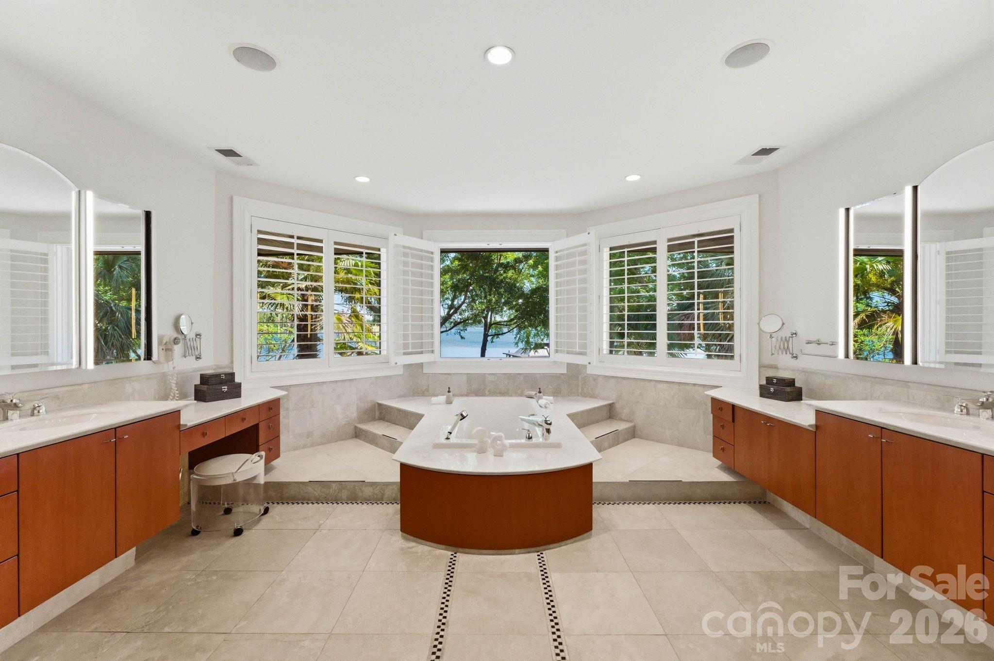 14051 Island Drive — Huntersville