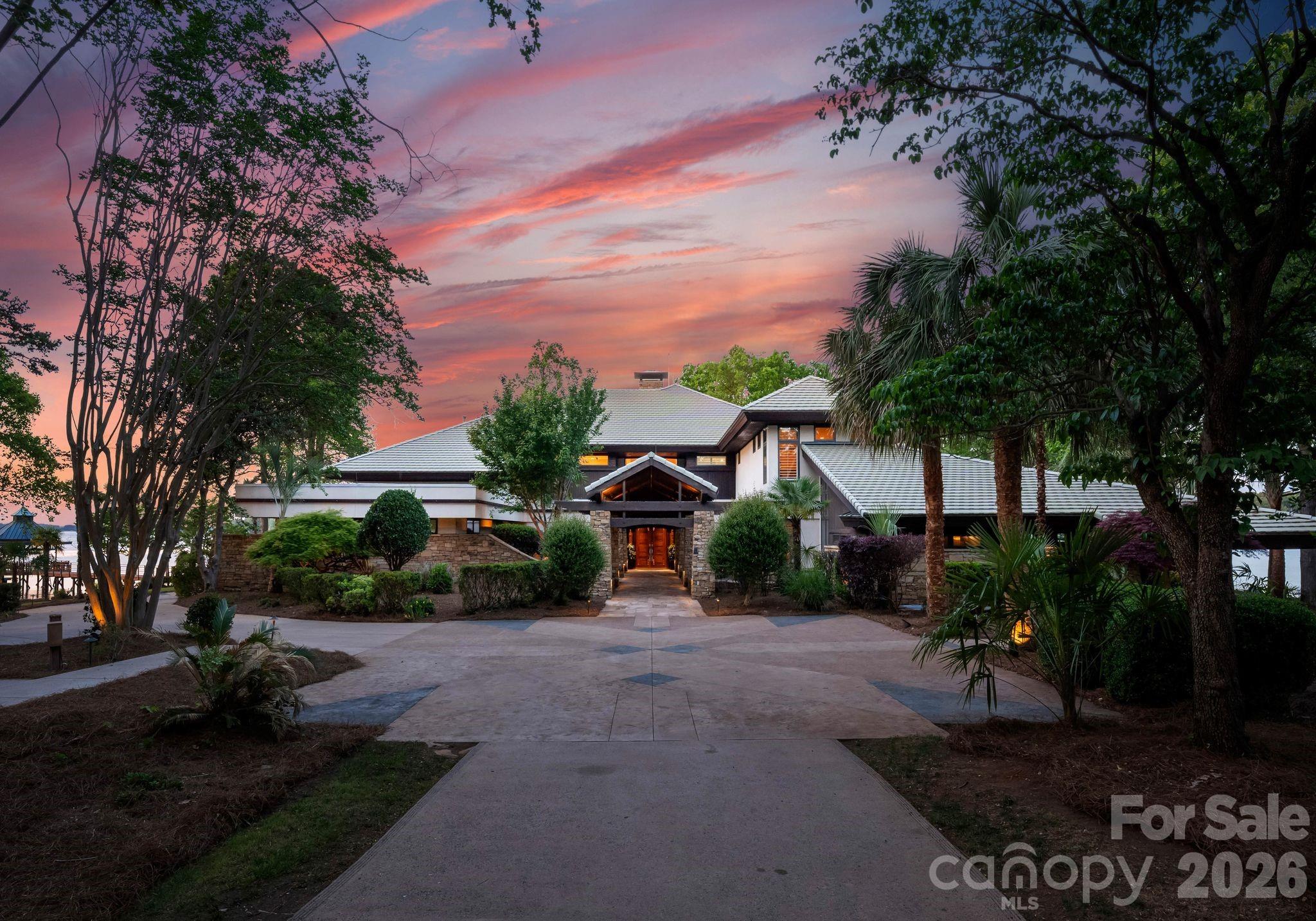 14051 Island Drive — Huntersville