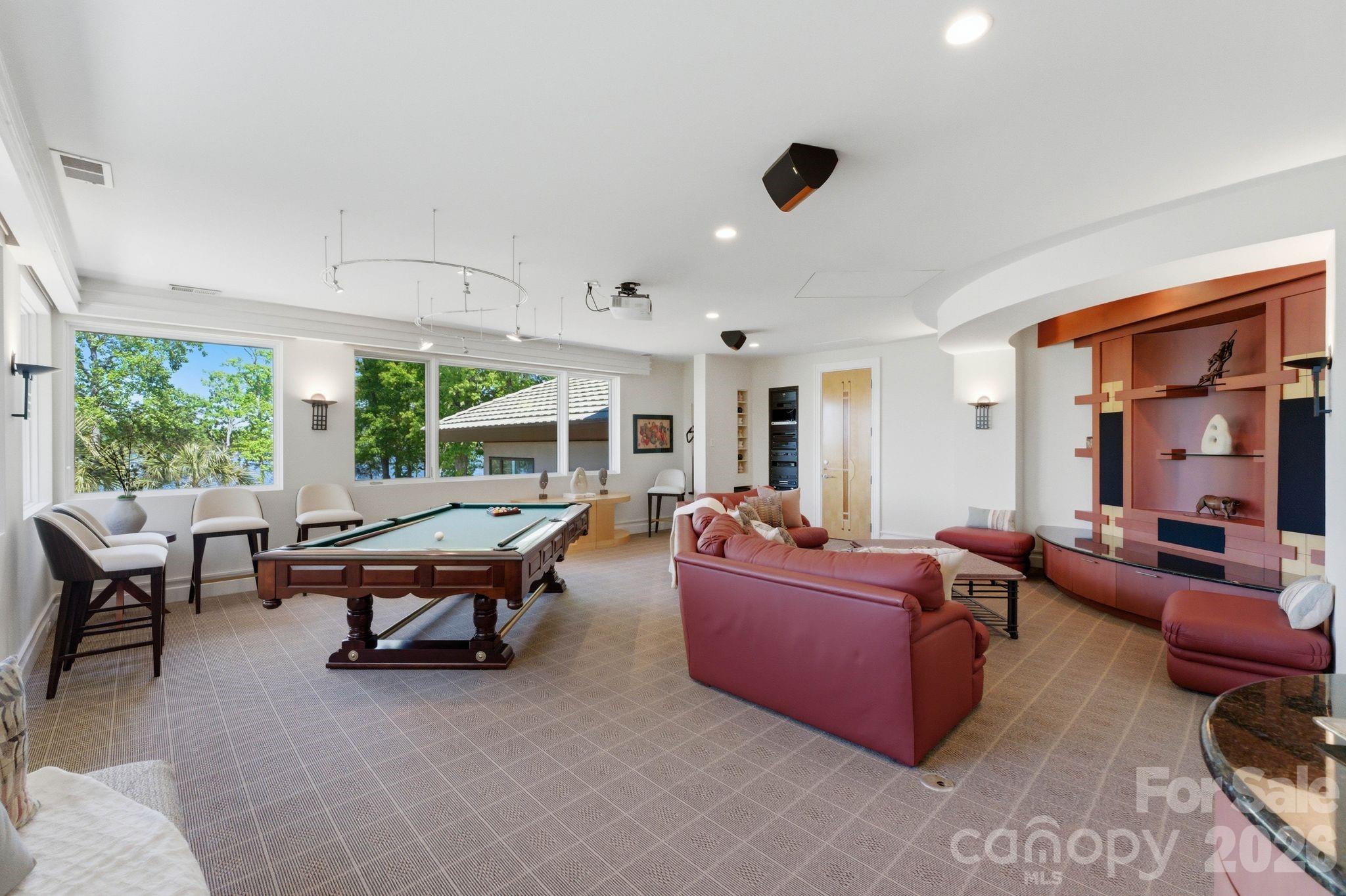 14051 Island Drive — Huntersville