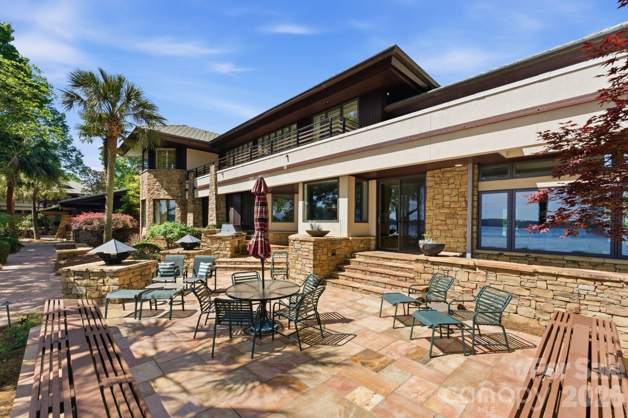 14051 Island Drive — Huntersville