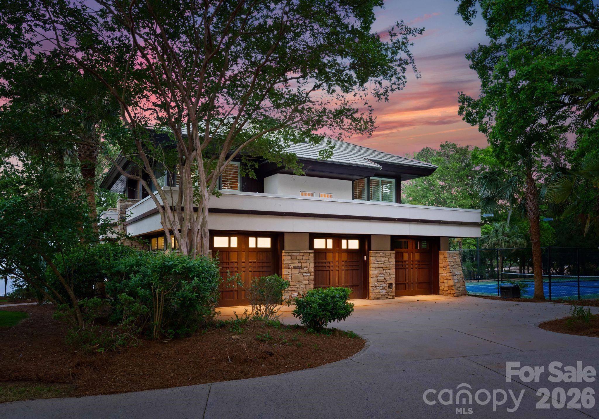 14051 Island Drive — Huntersville