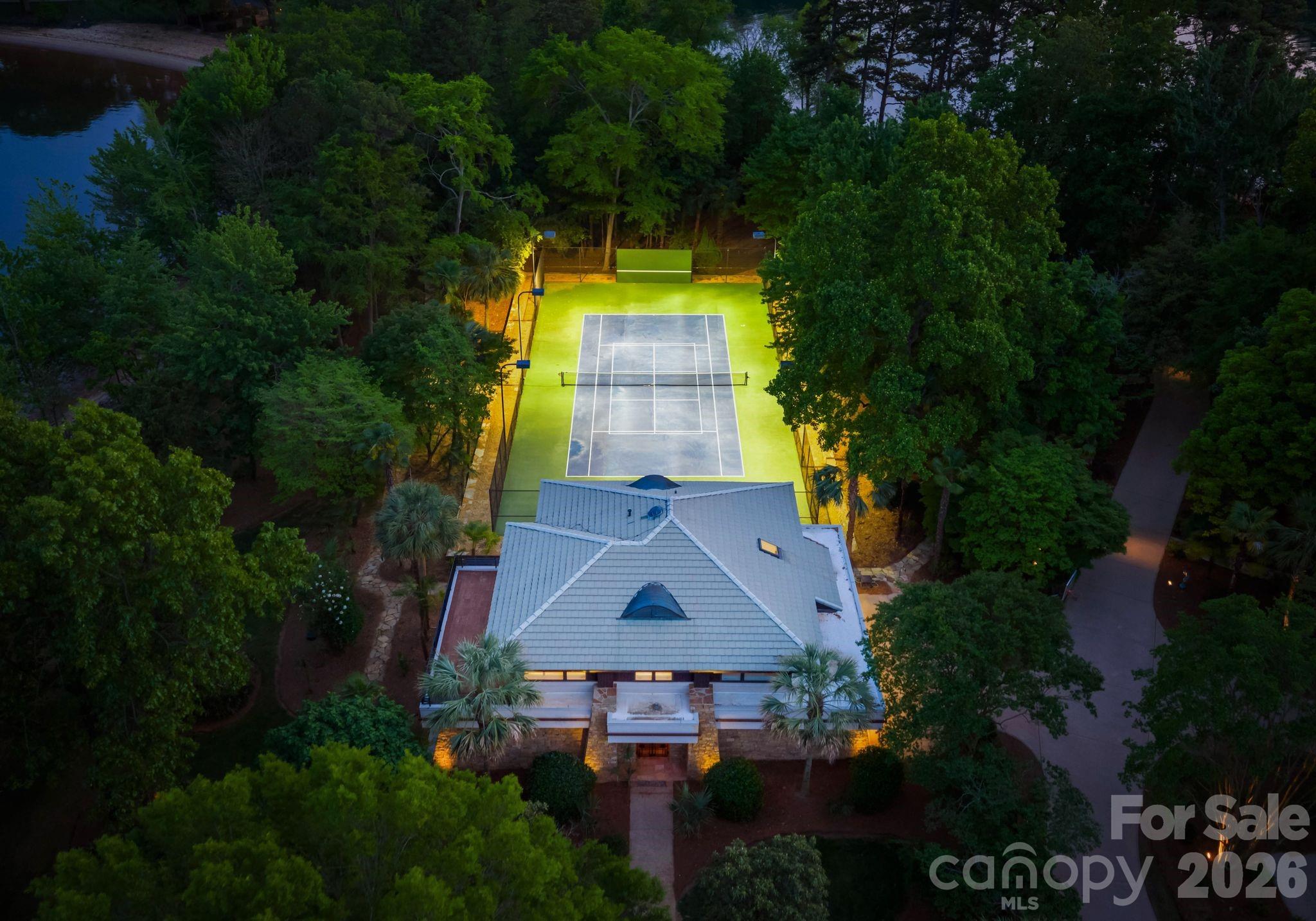 14051 Island Drive — Huntersville