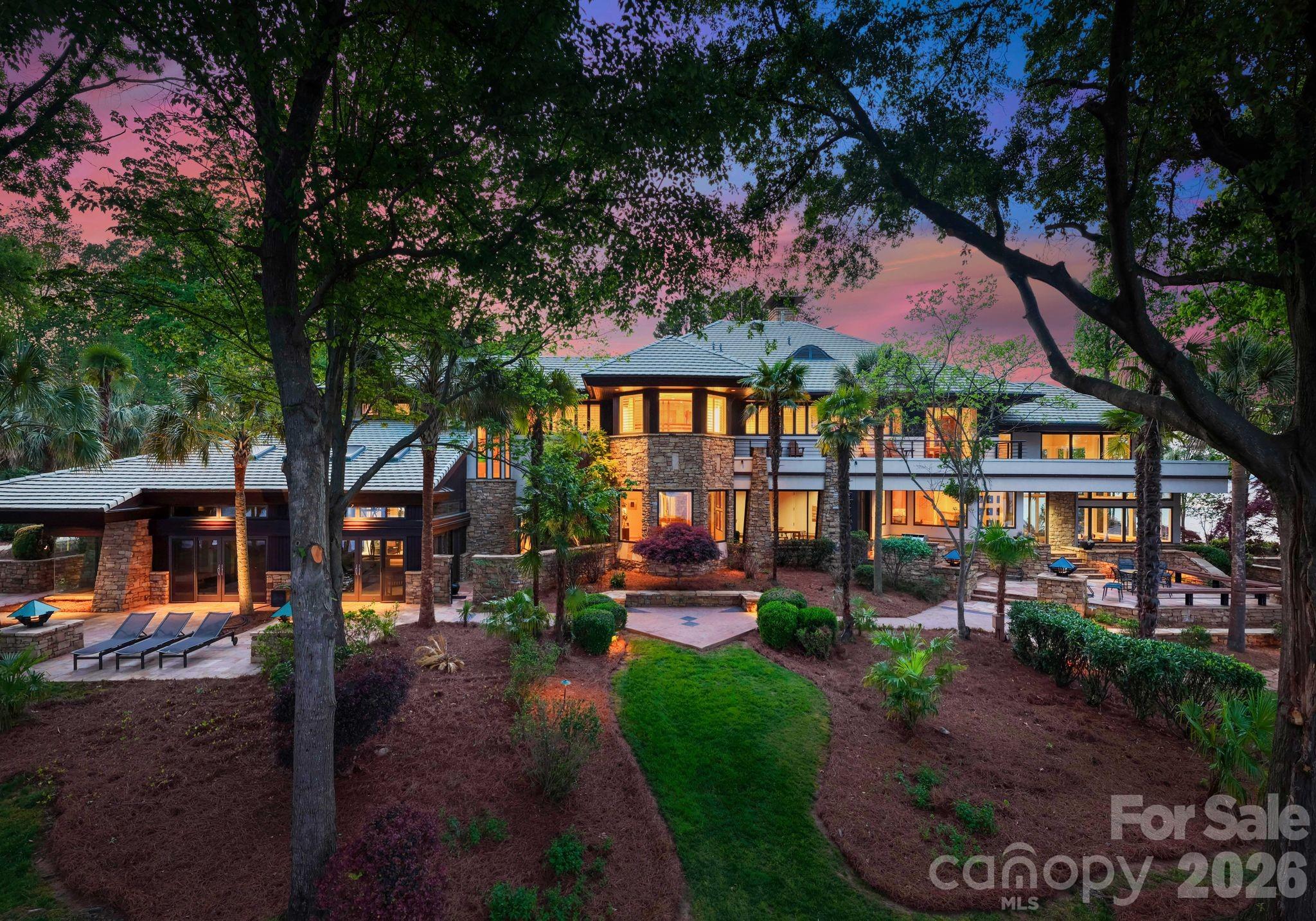 14051 Island Drive — Huntersville
