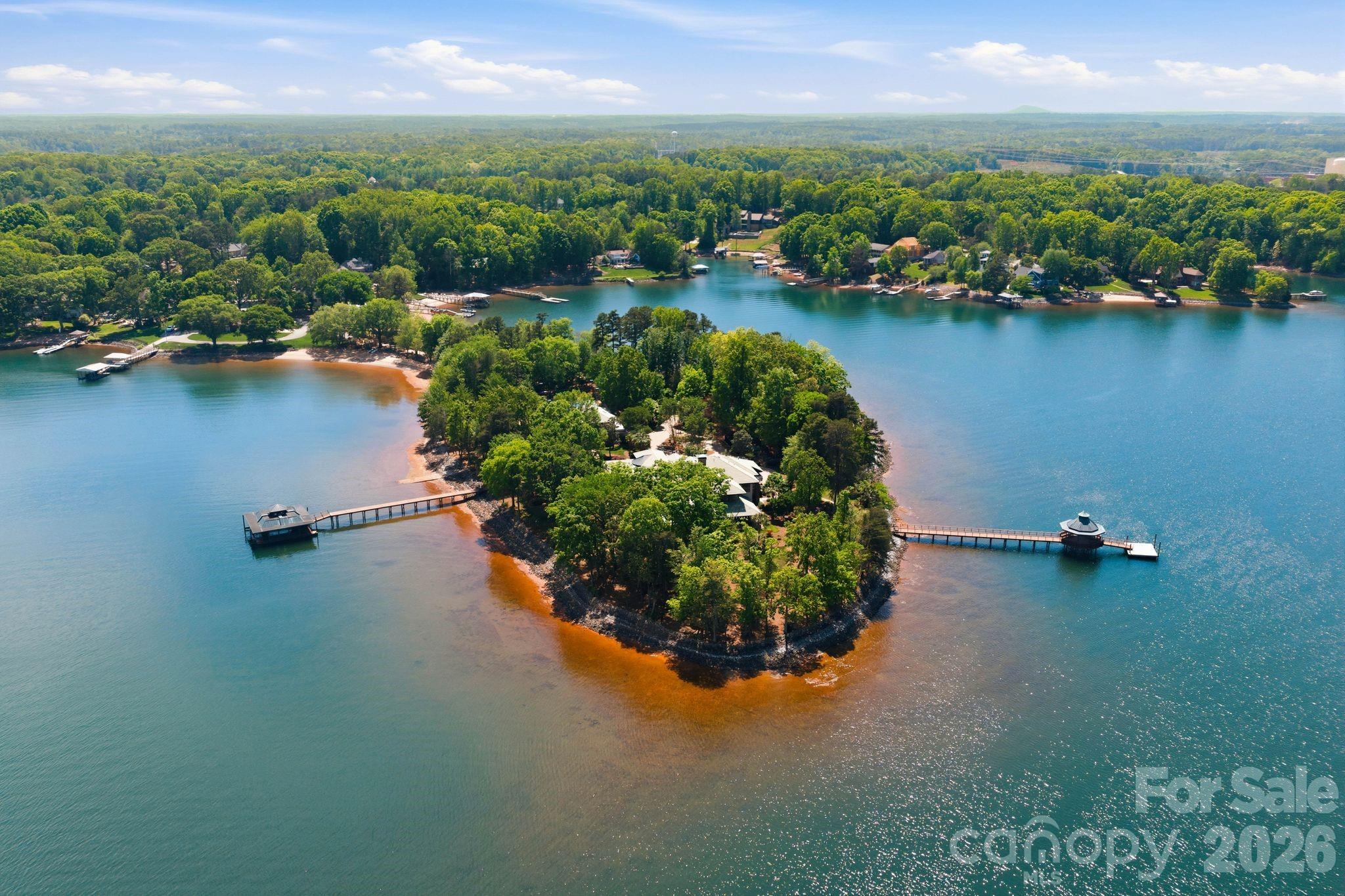 14051 Island Drive — Huntersville