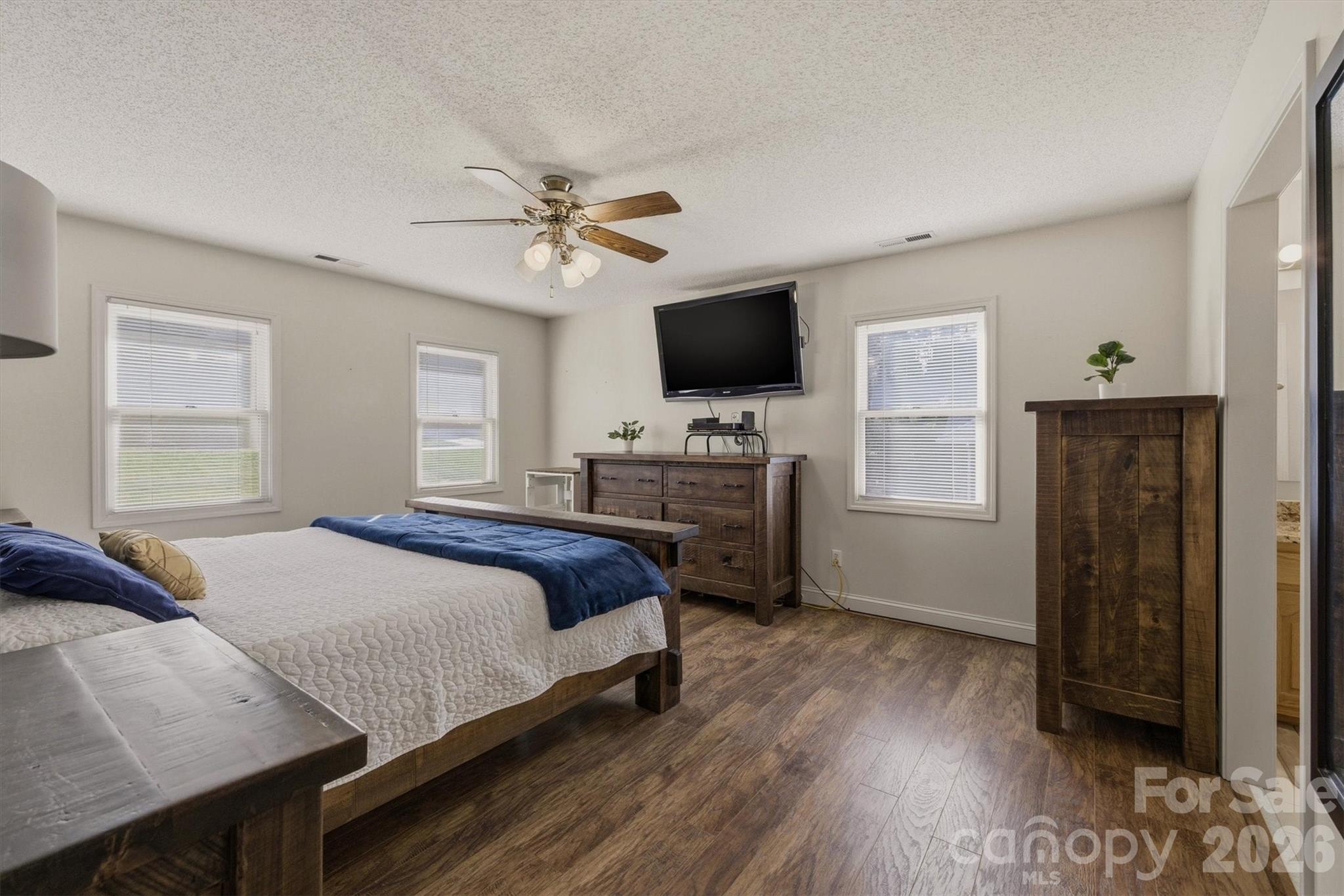 46 Mariners Point Lane — Hickory