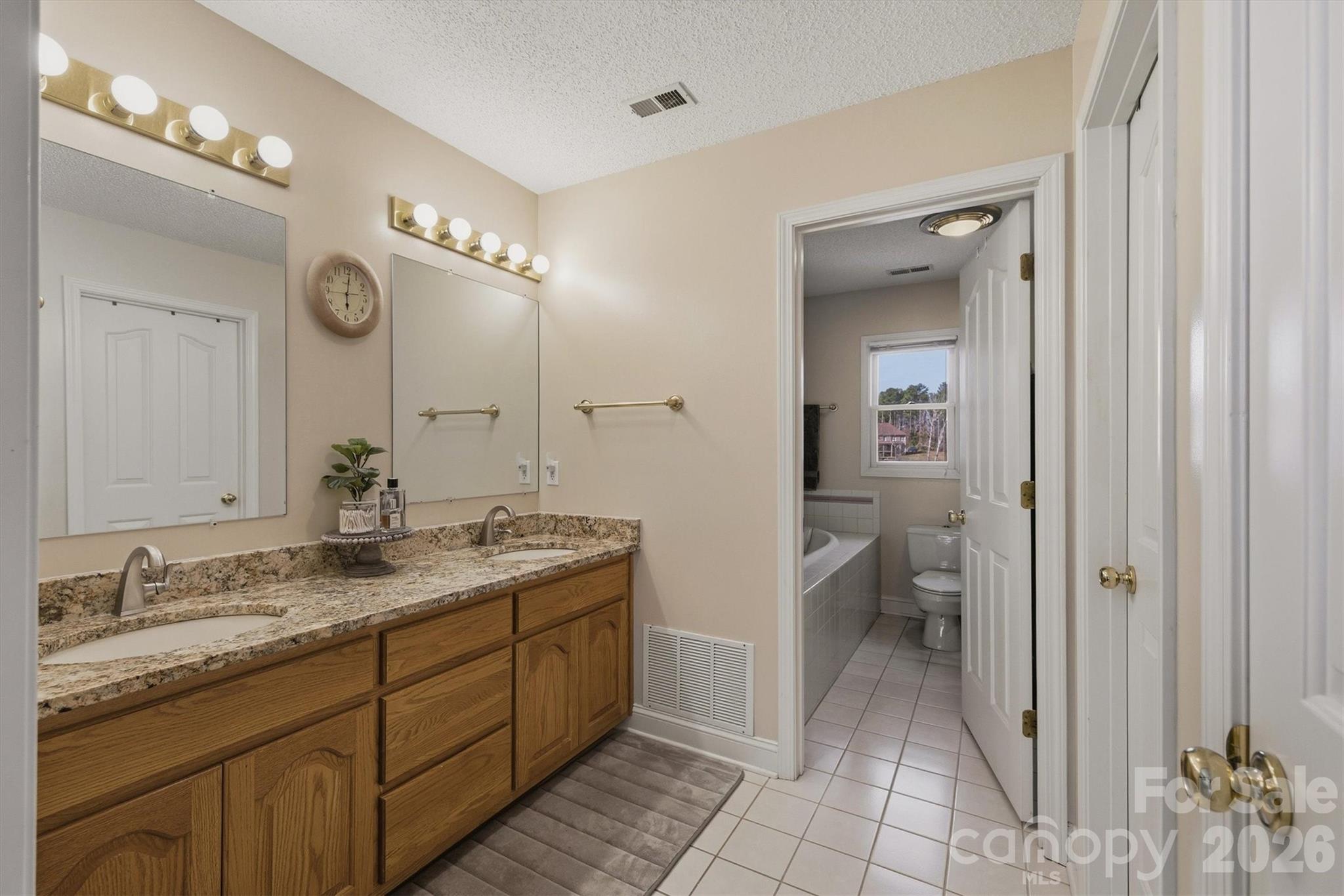 46 Mariners Point Lane — Hickory