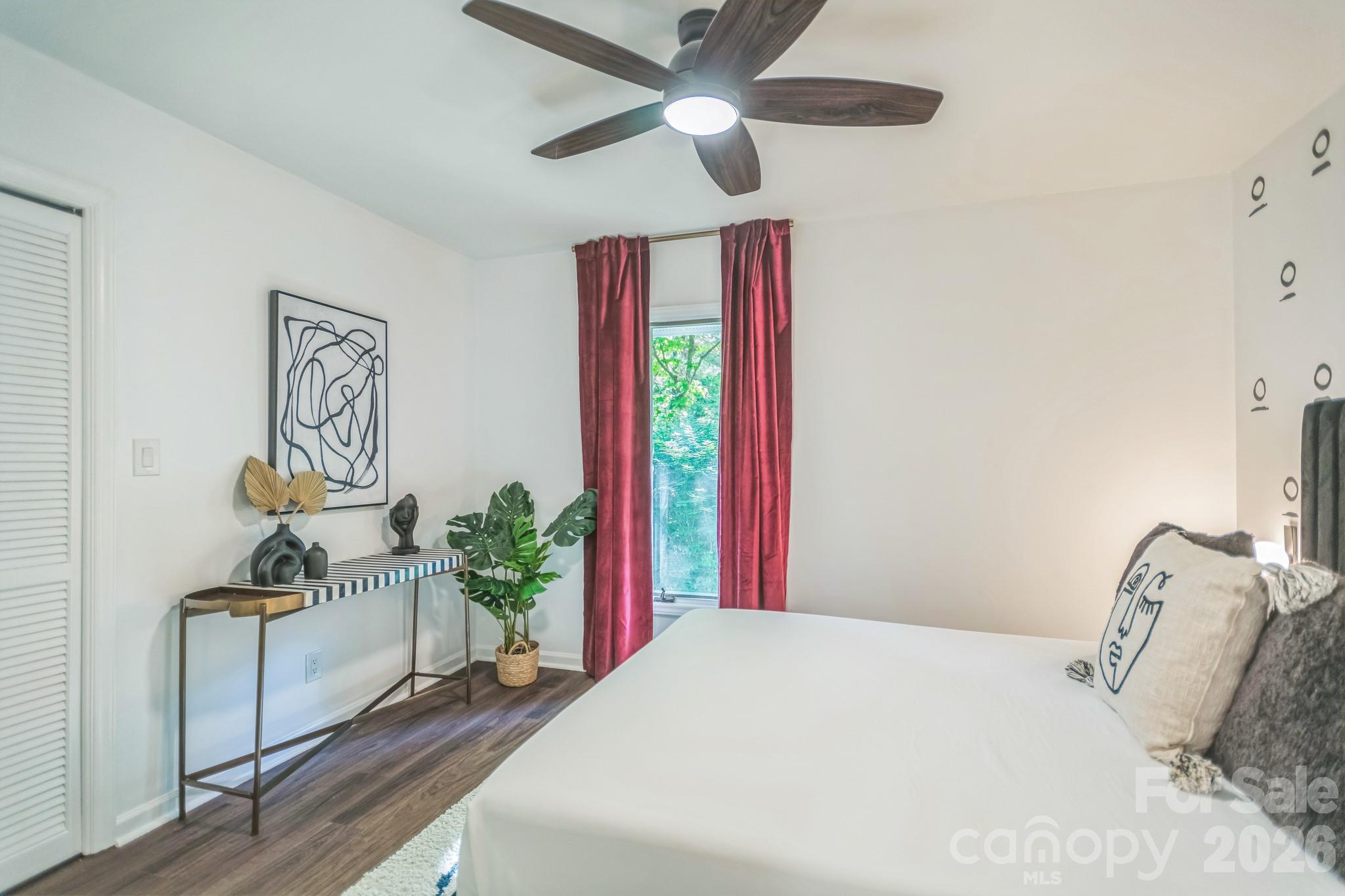 52 Reynolda Drive — Asheville