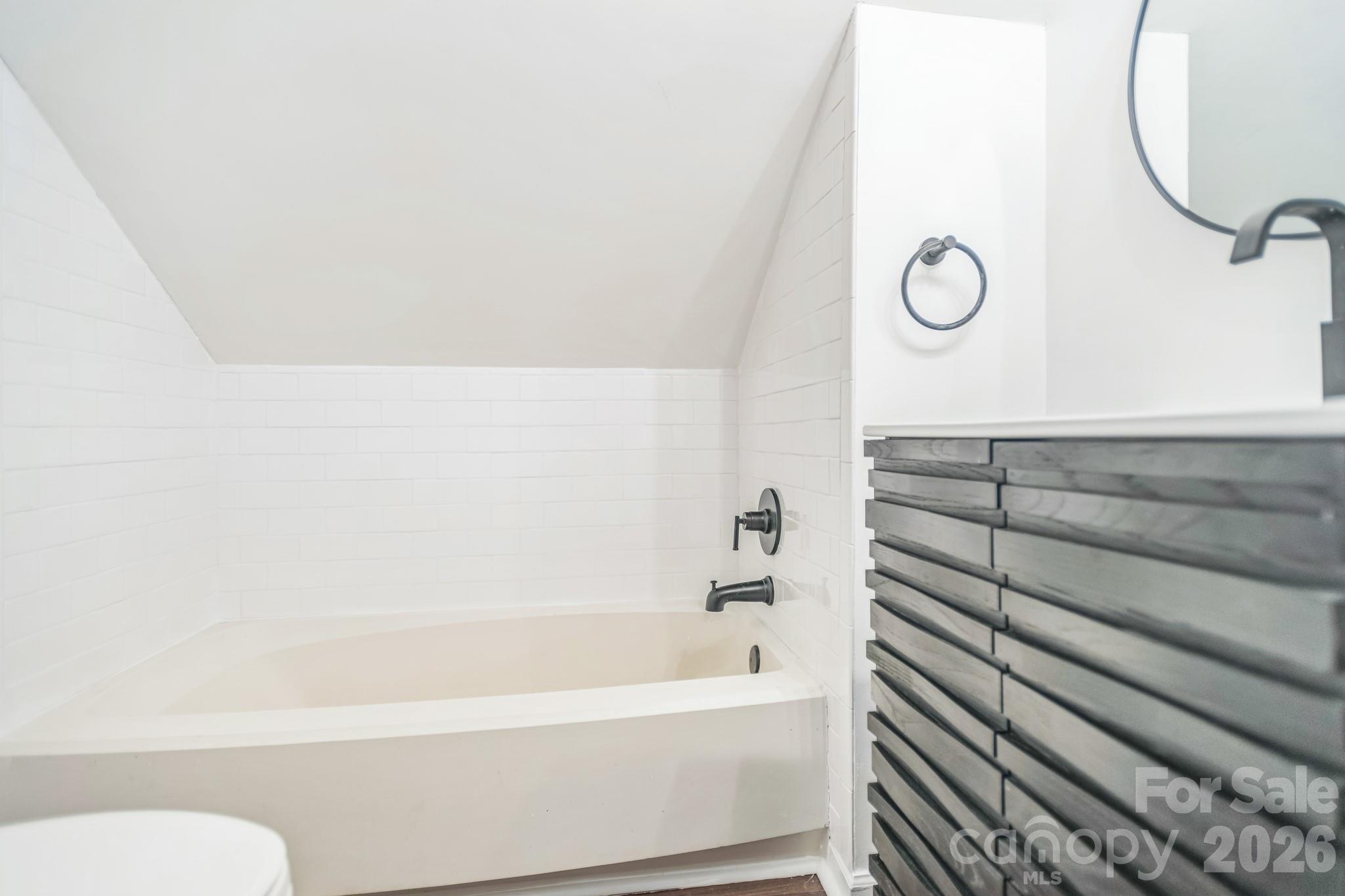 52 Reynolda Drive — Asheville