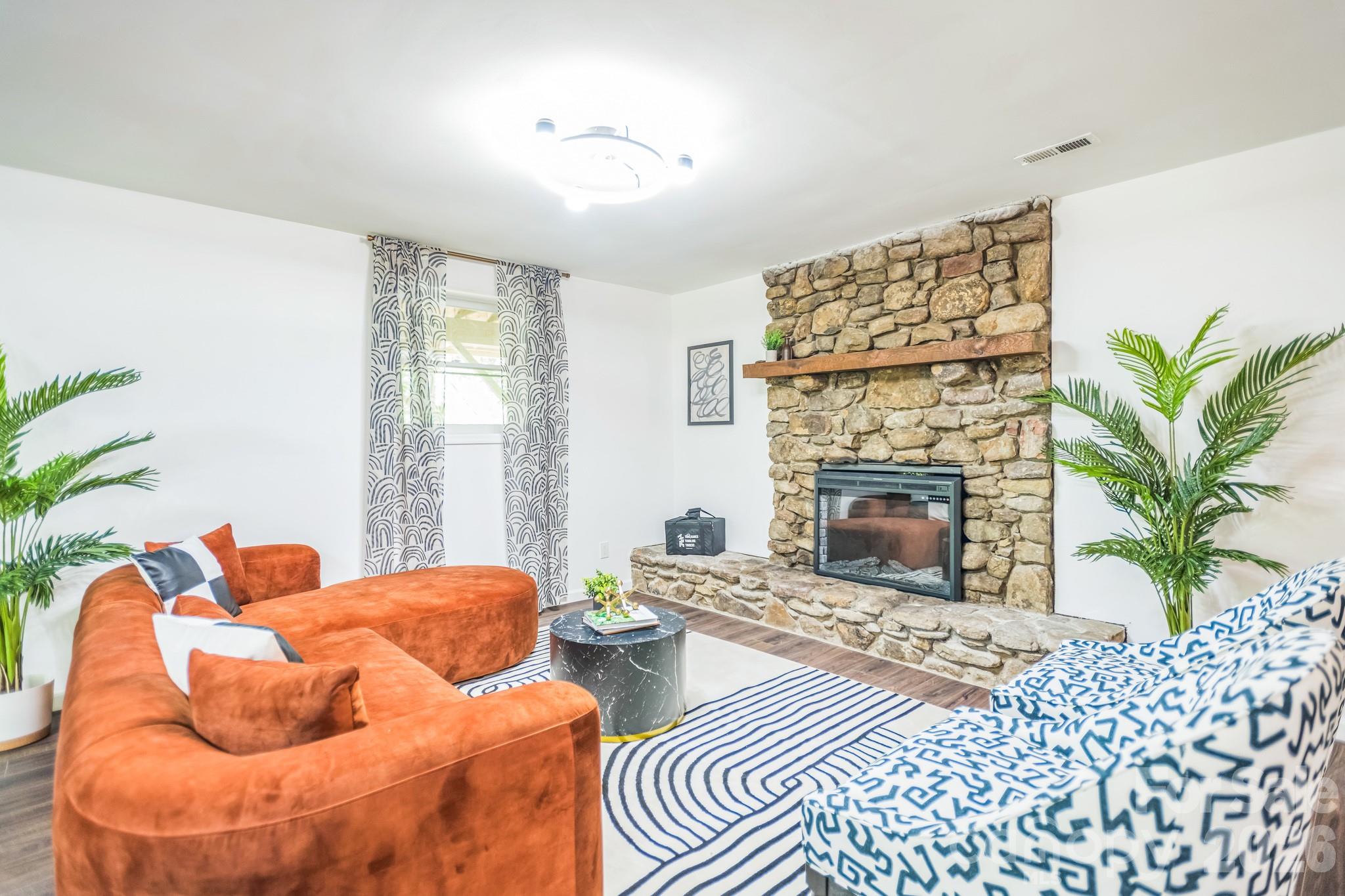 52 Reynolda Drive — Asheville
