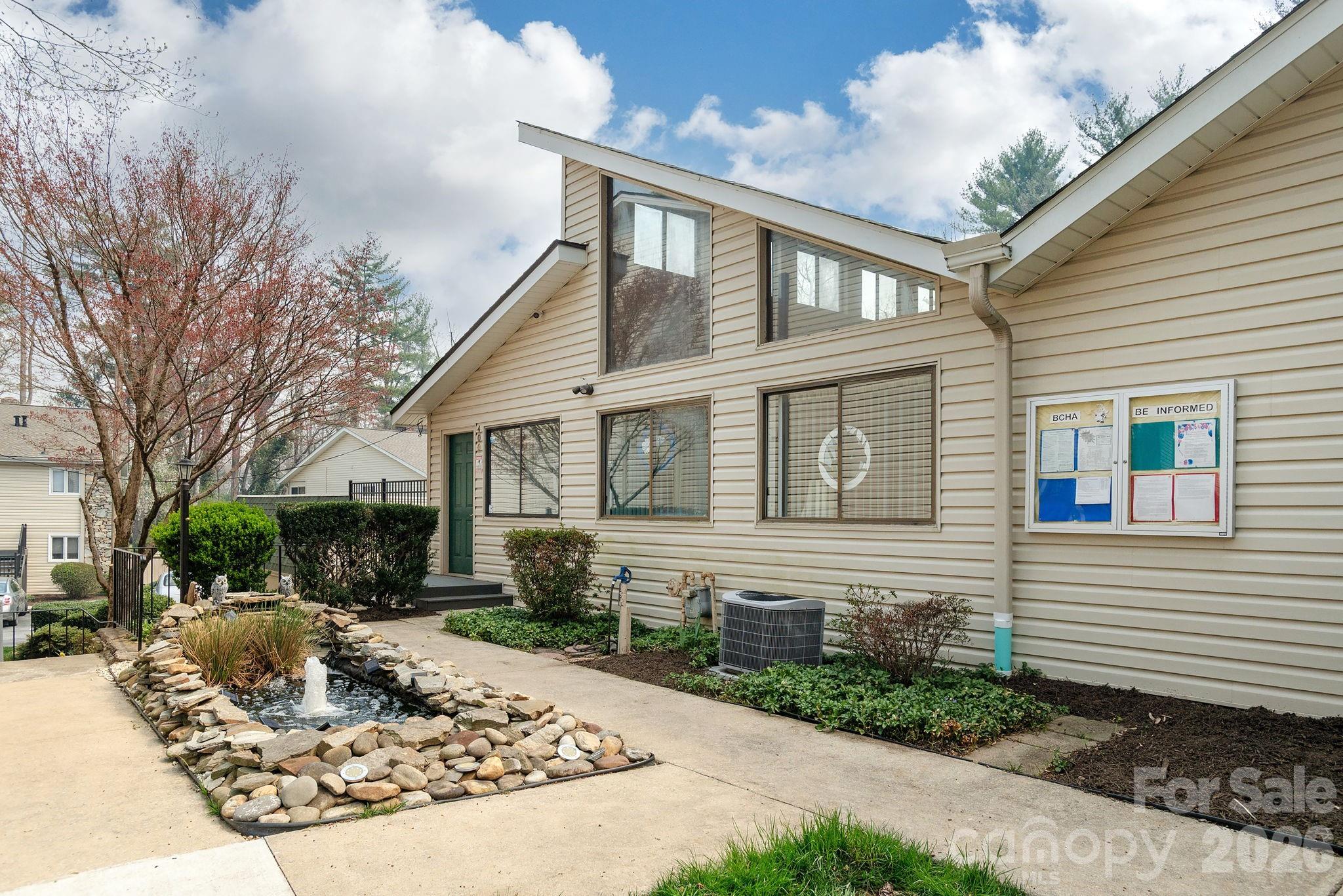 321 Britton Creek Drive — Hendersonville