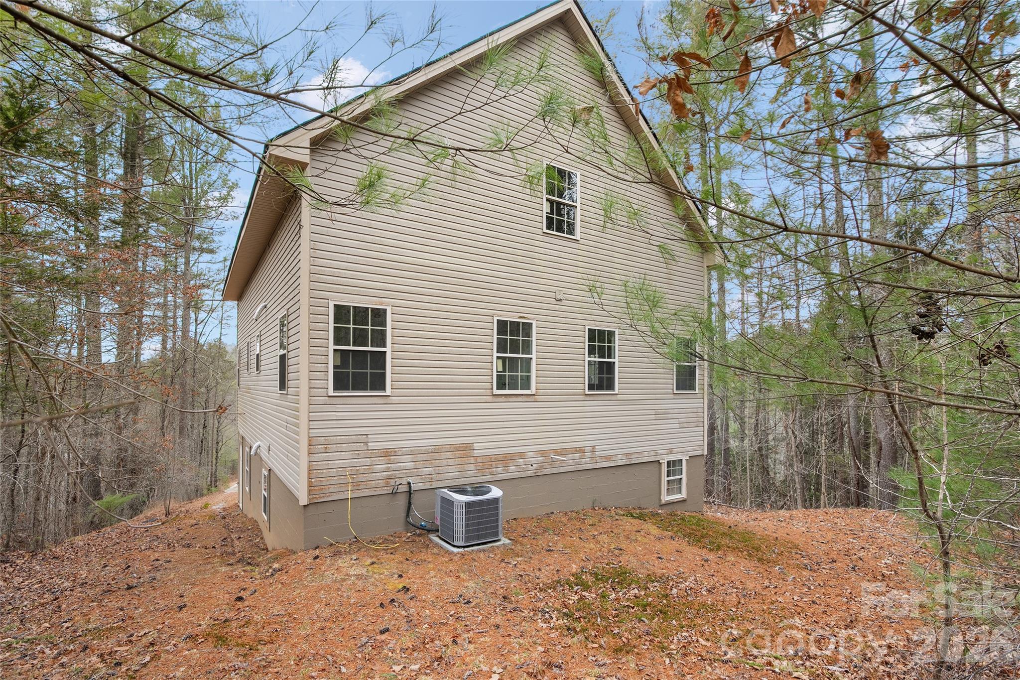 109 Tumblebug Trail Road — Flat Rock