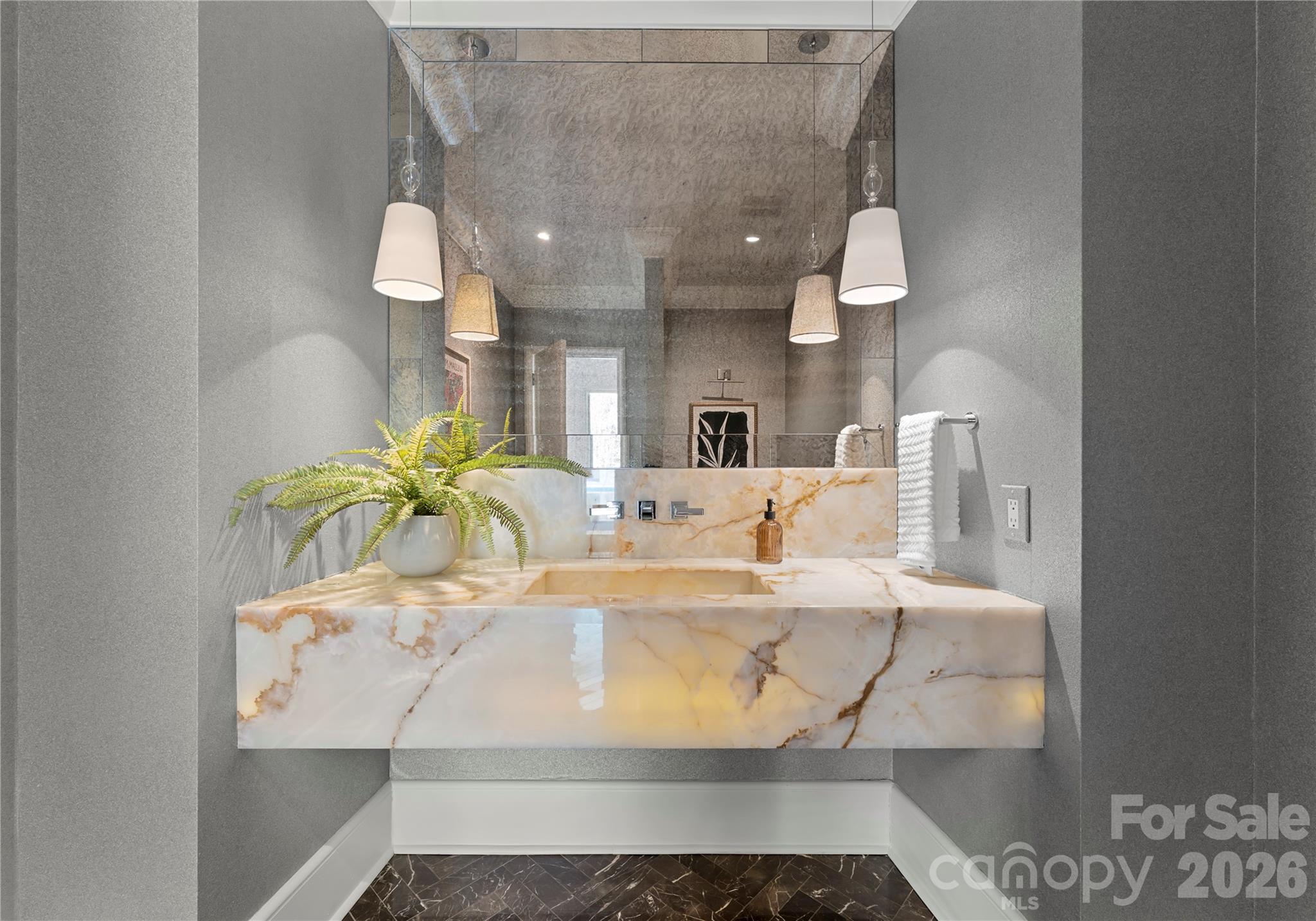 4231 Fox Brook Lane — Charlotte