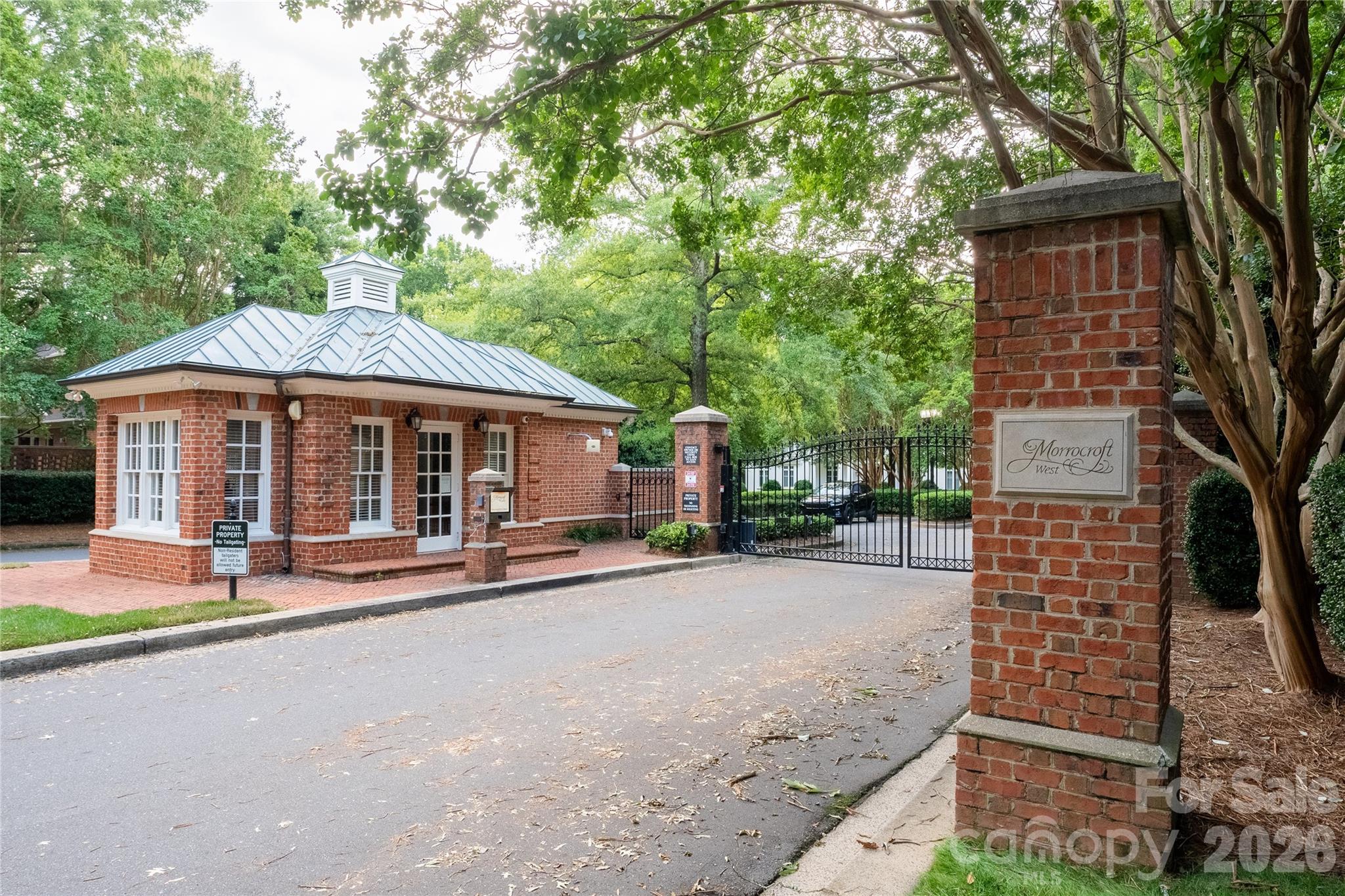 4231 Fox Brook Lane — Charlotte
