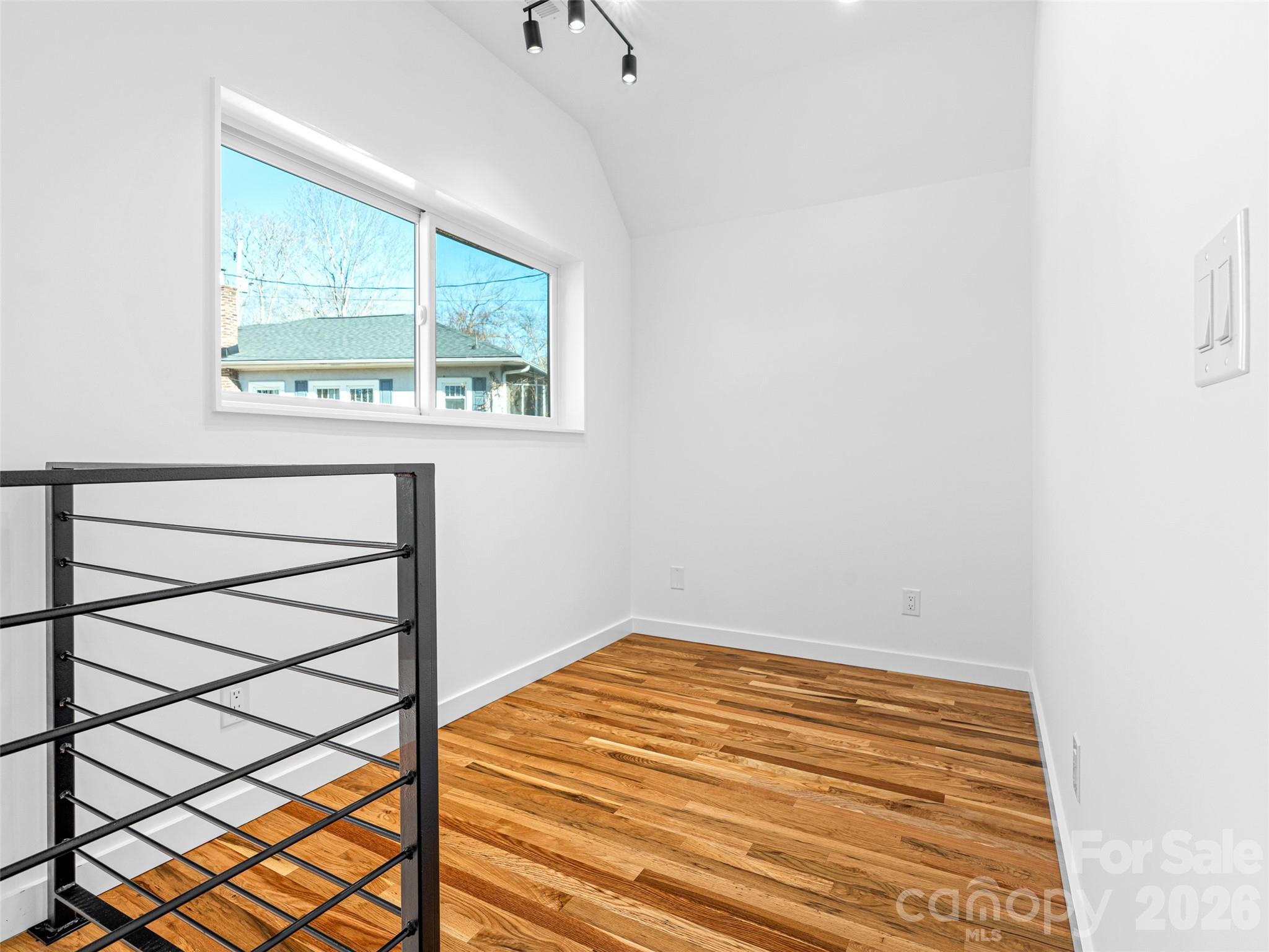 171 Houston Place — Asheville