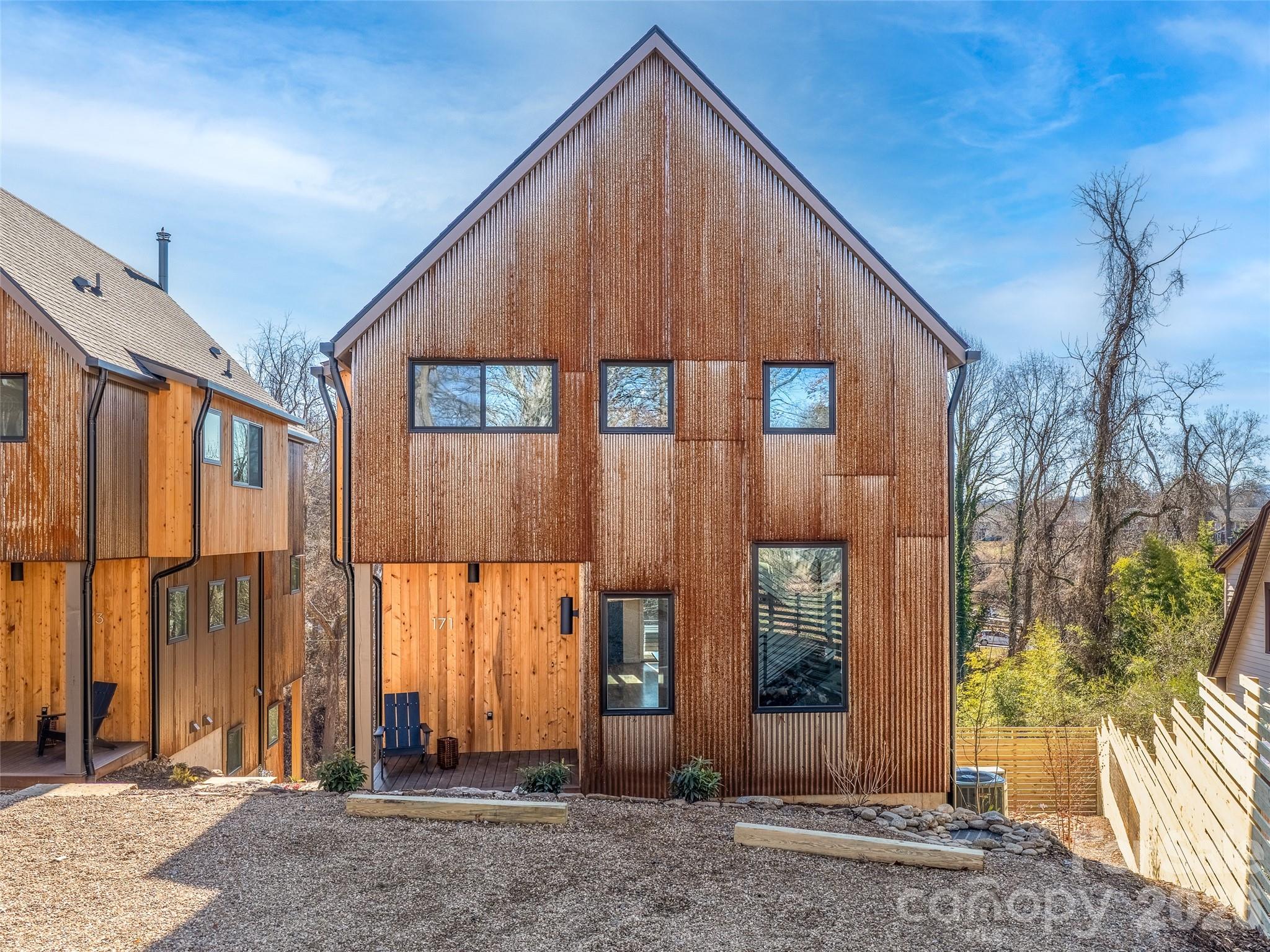 171 Houston Place — Asheville