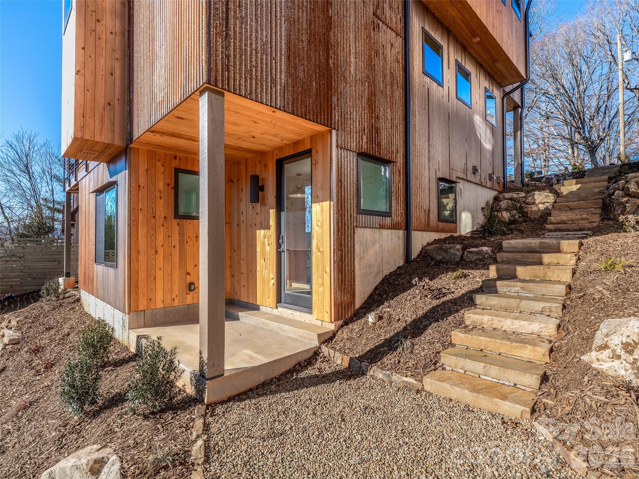 171 Houston Place — Asheville