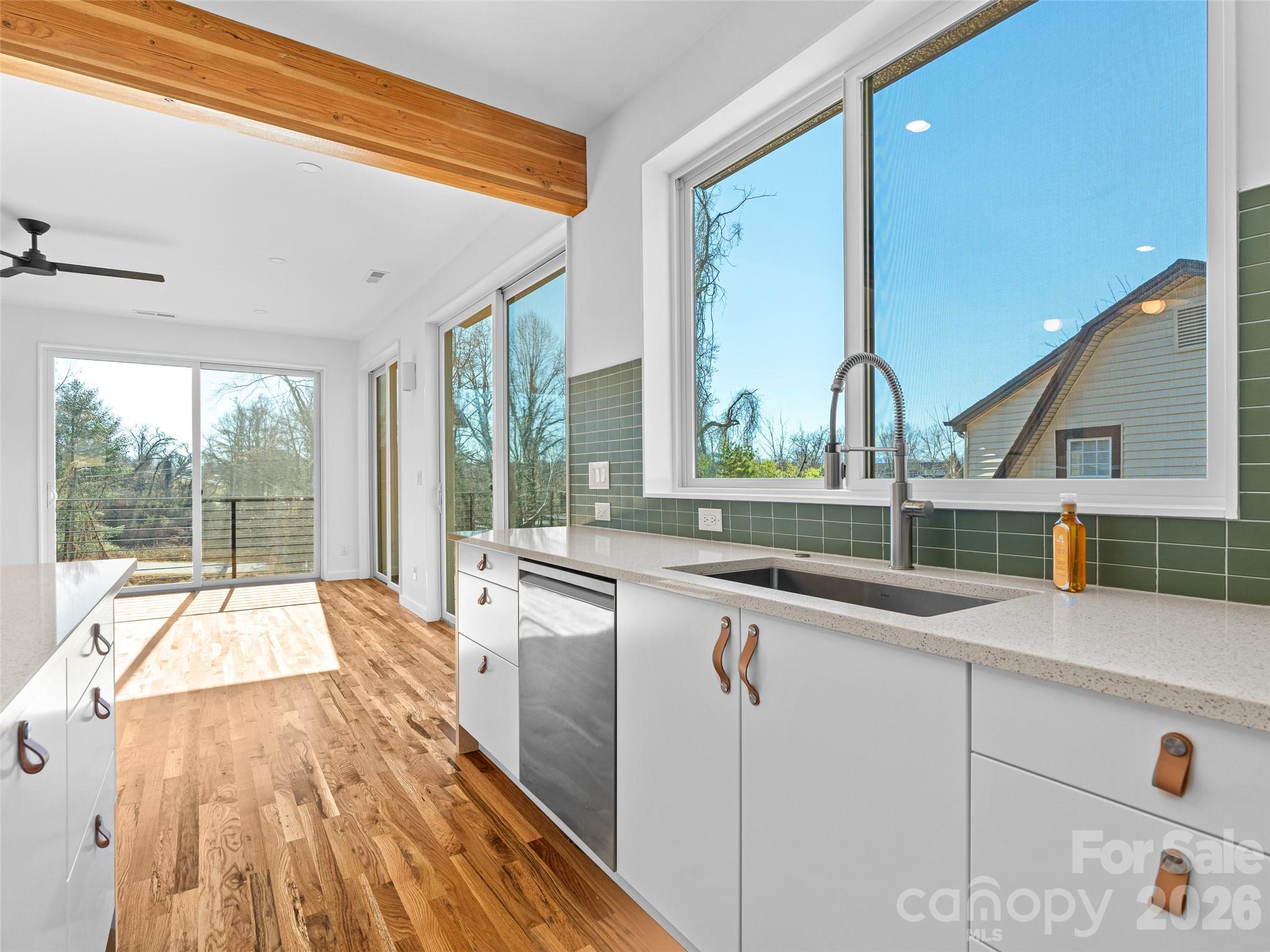 171 Houston Place — Asheville