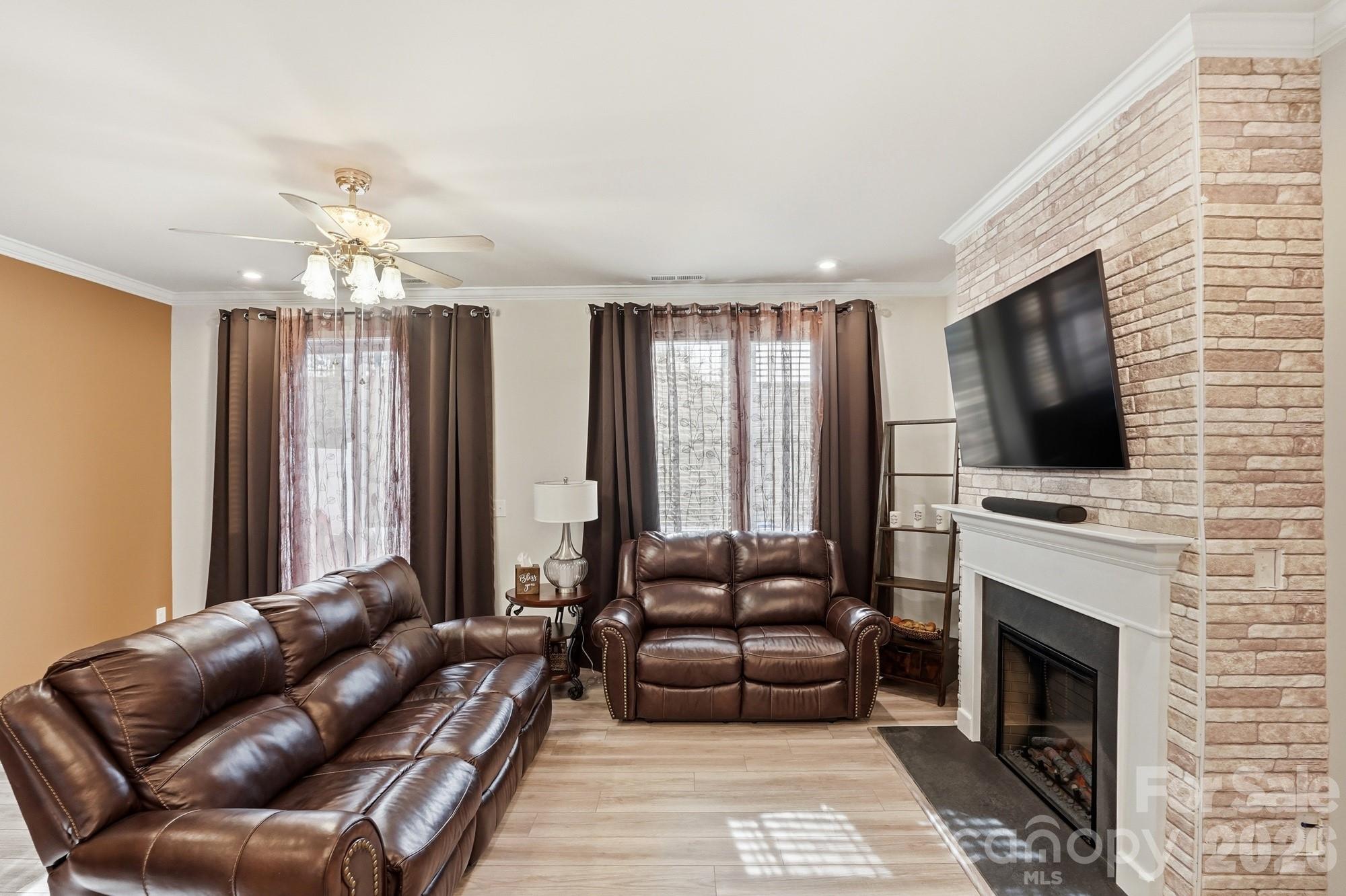 16038 Red Buckeye Lane — Huntersville
