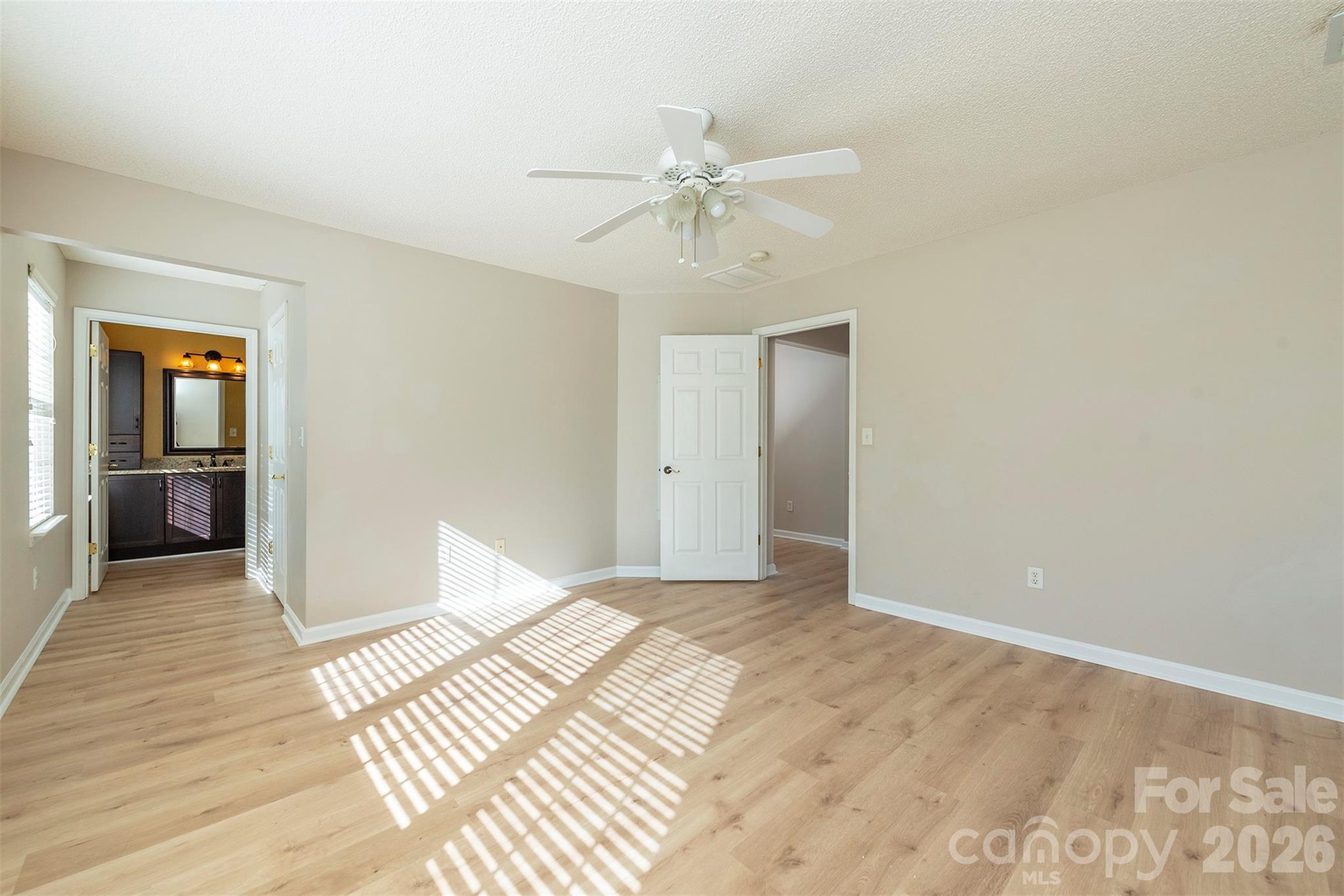 115 Creeks End Circle — Mills River