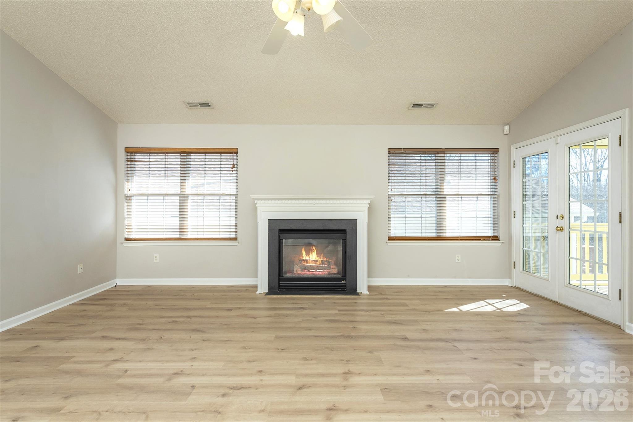 115 Creeks End Circle — Mills River