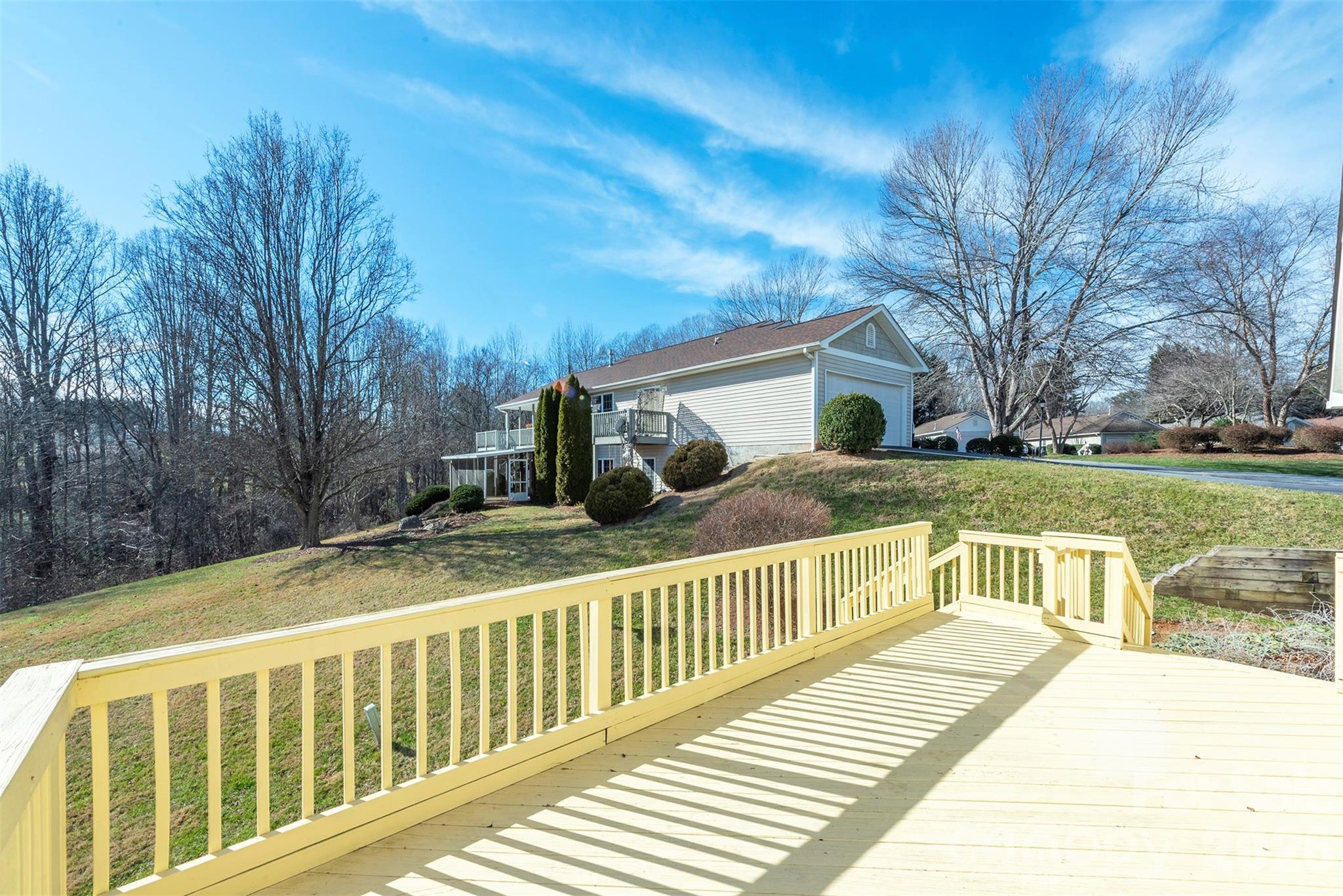 115 Creeks End Circle — Mills River