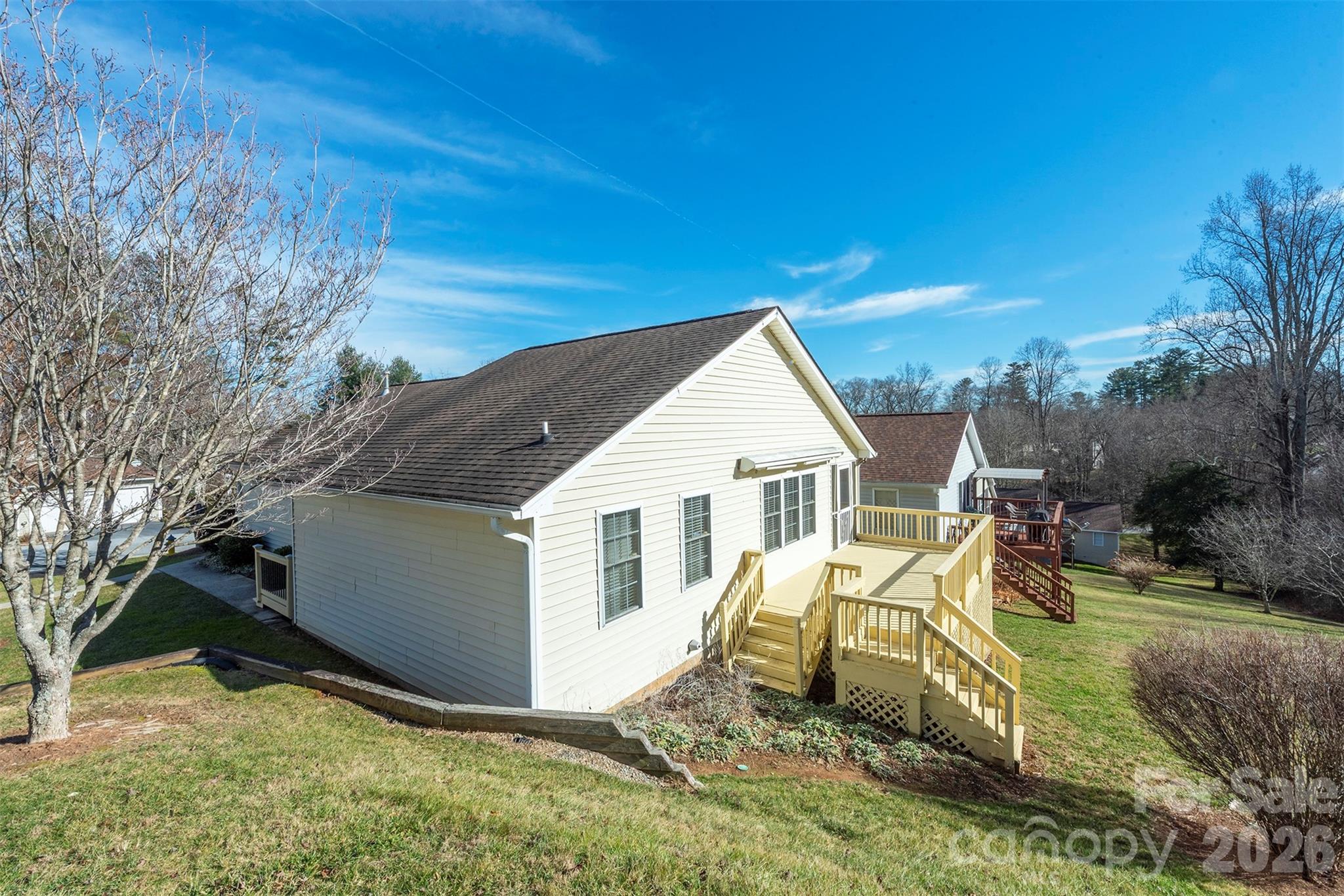 115 Creeks End Circle — Mills River