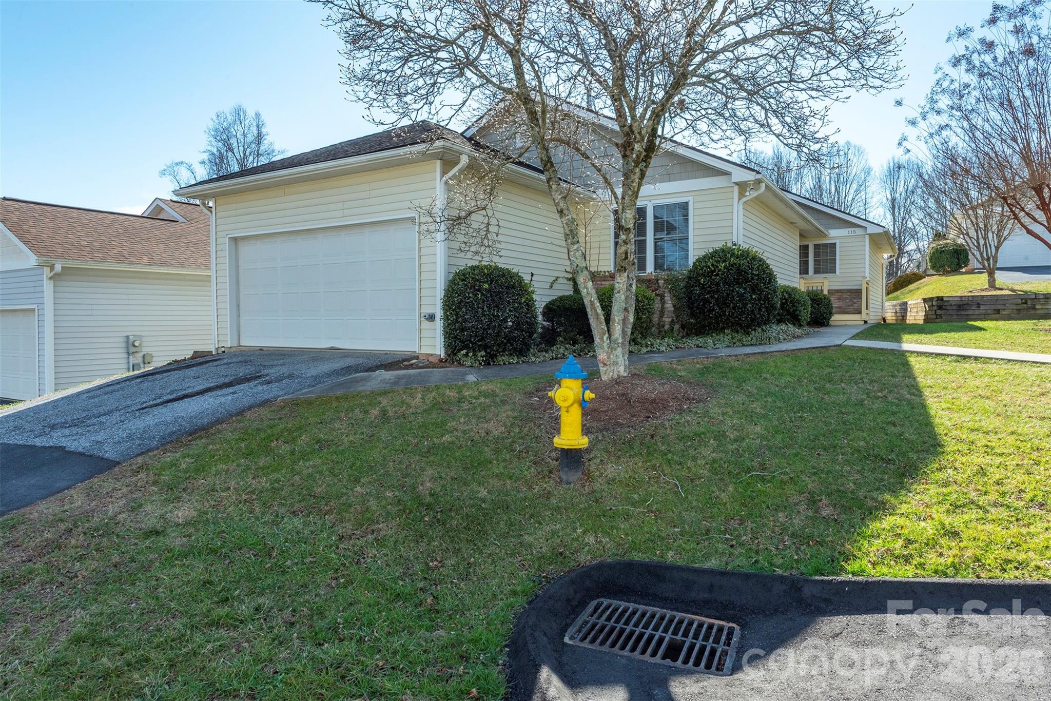 115 Creeks End Circle — Mills River