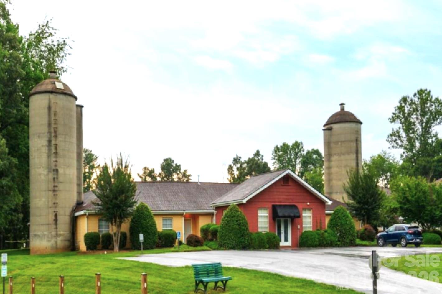 115 Creeks End Circle — Mills River