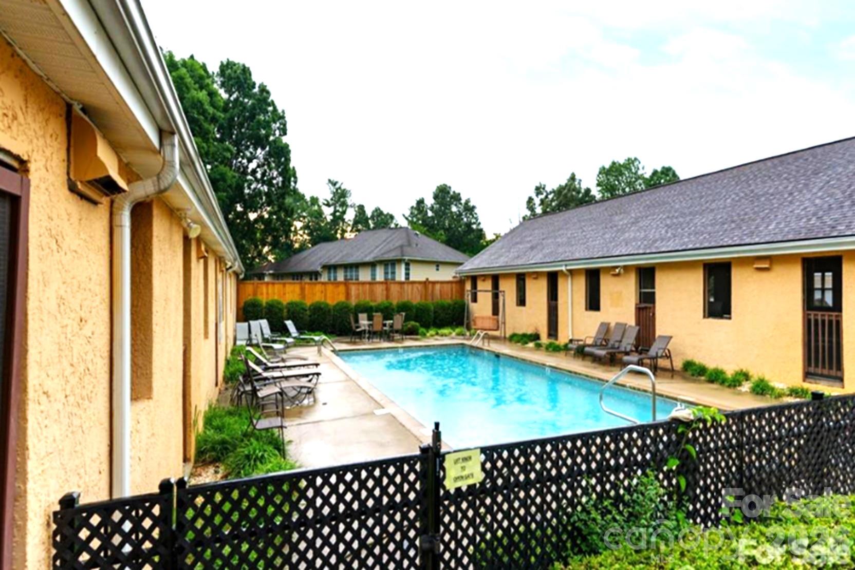 115 Creeks End Circle — Mills River