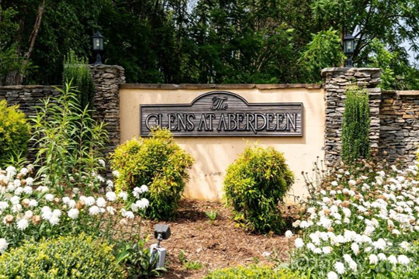 115 Creeks End Circle — Mills River
