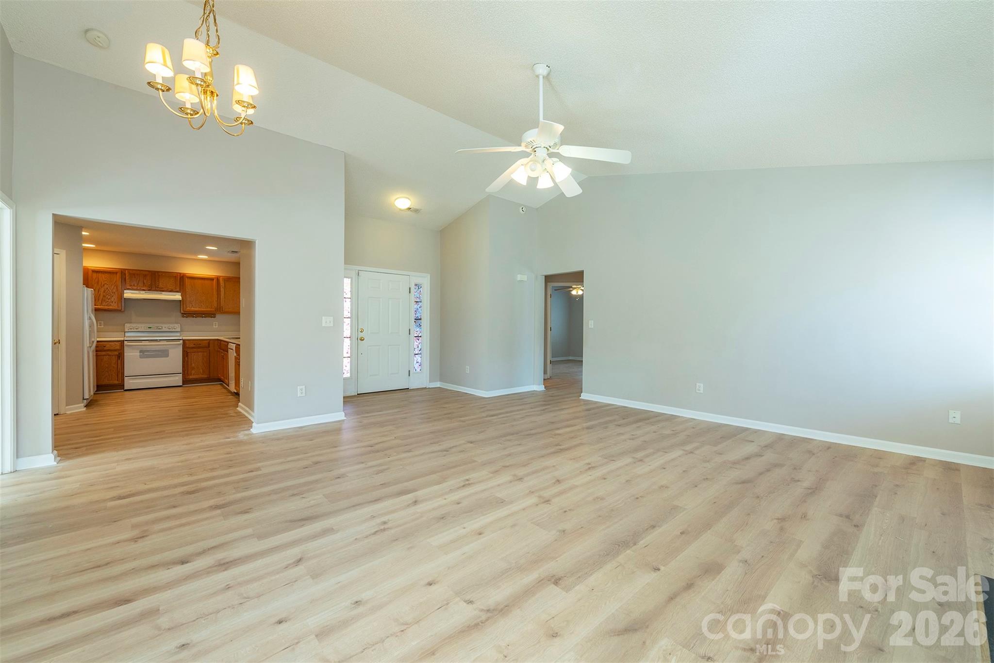 115 Creeks End Circle — Mills River