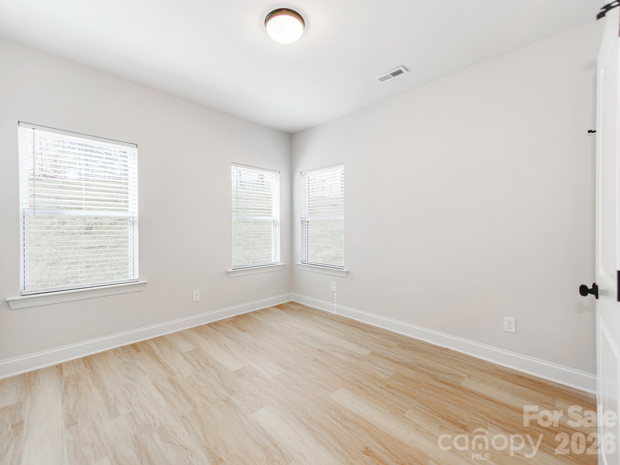 176 Whitetail Road — Statesville