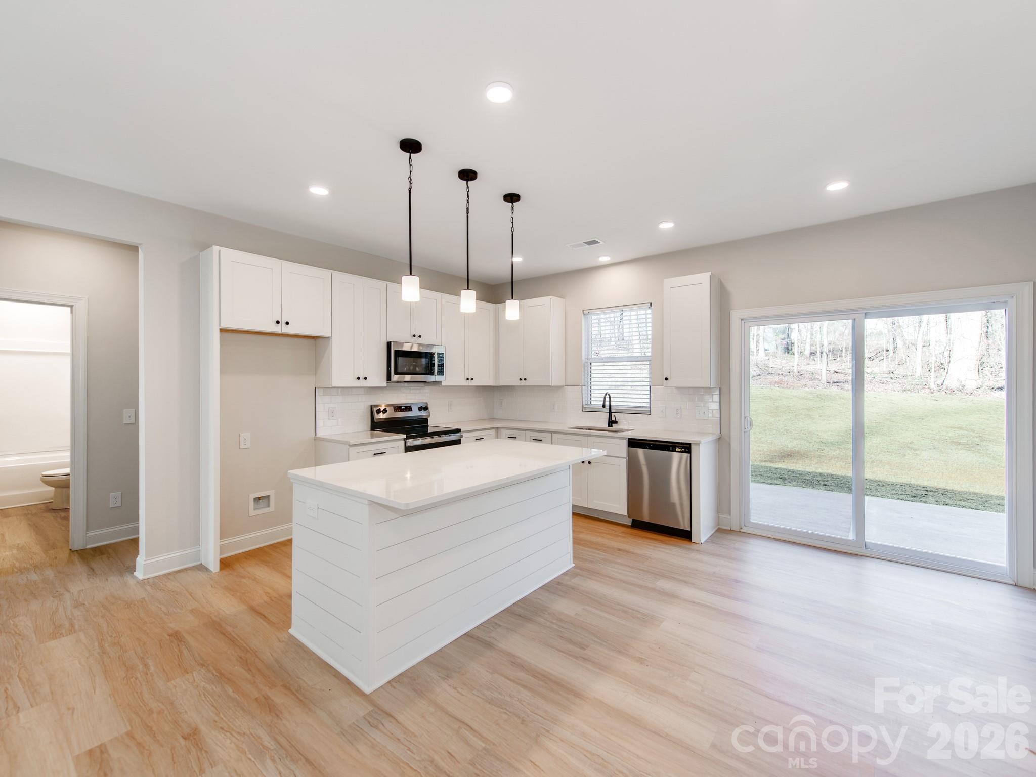 176 Whitetail Road — Statesville