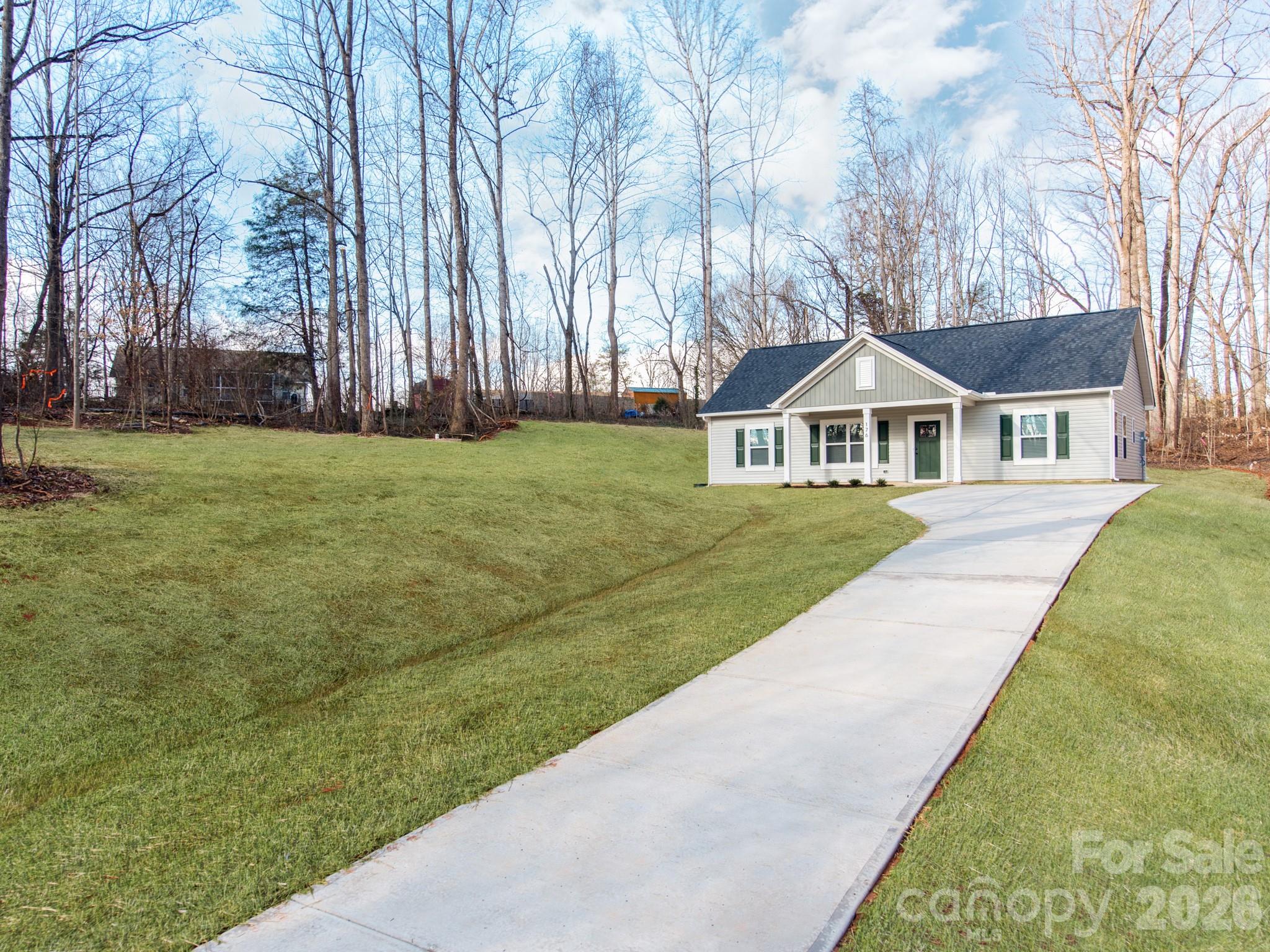 176 Whitetail Road — Statesville