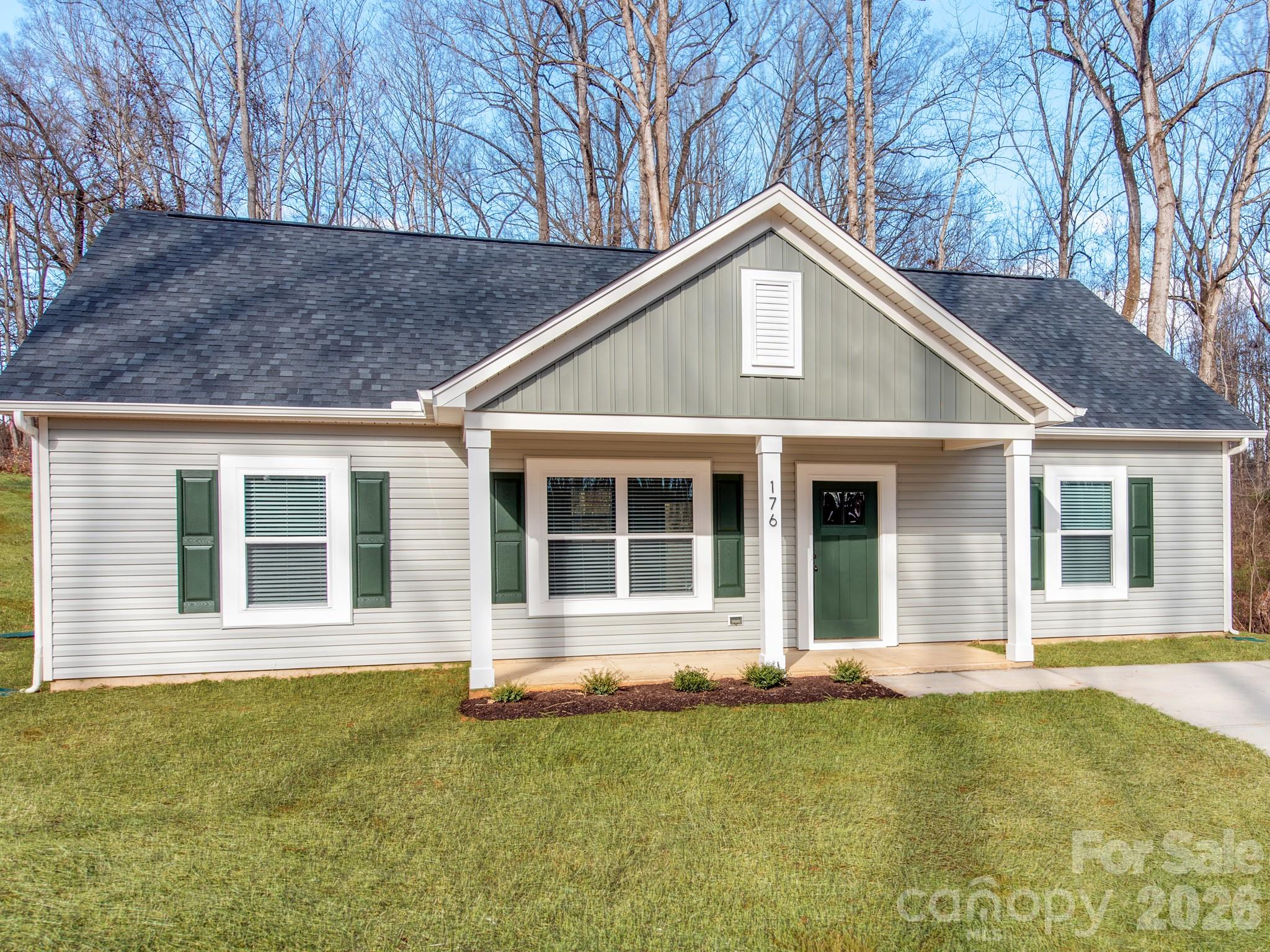 176 Whitetail Road — Statesville