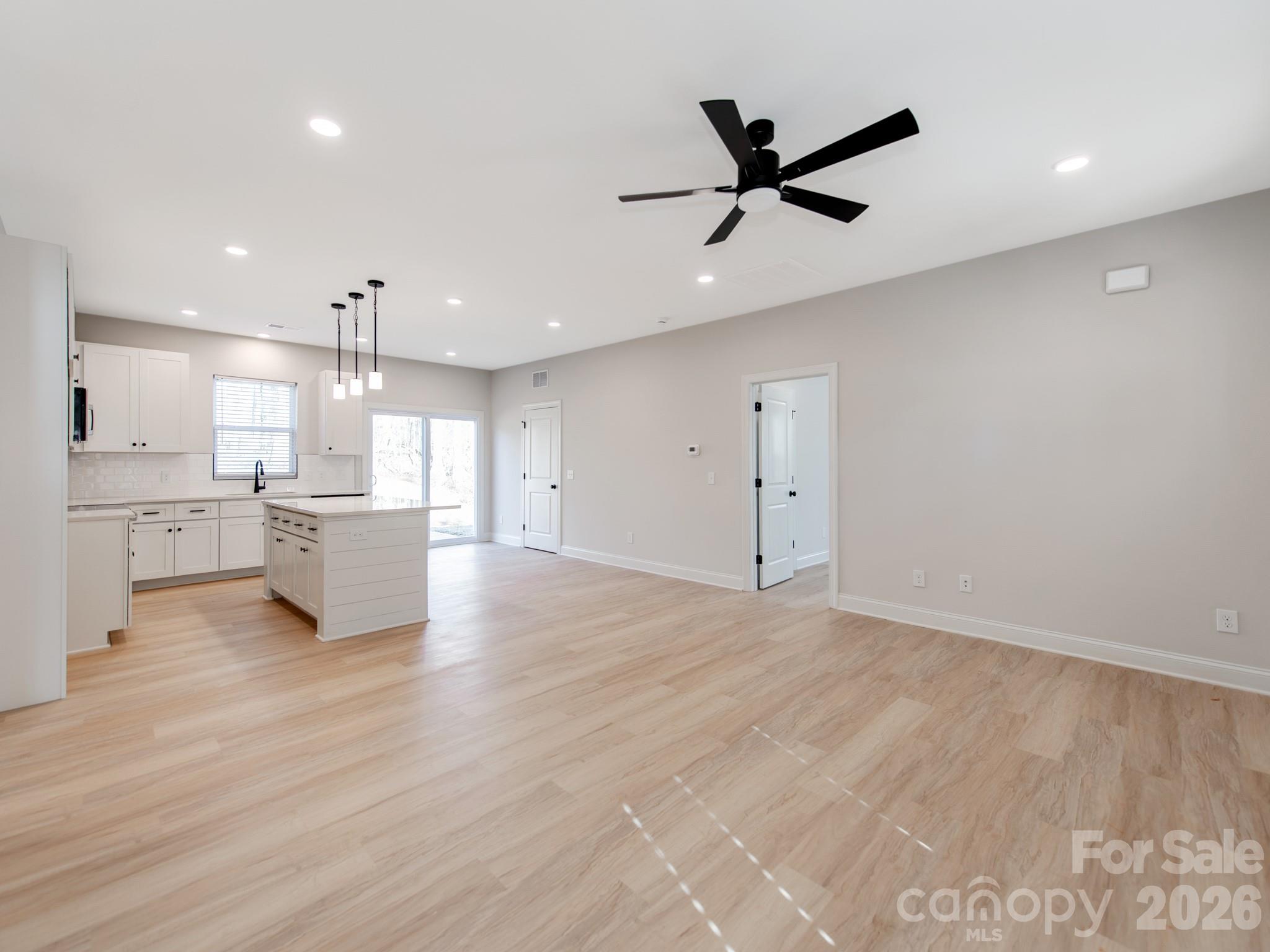 176 Whitetail Road — Statesville