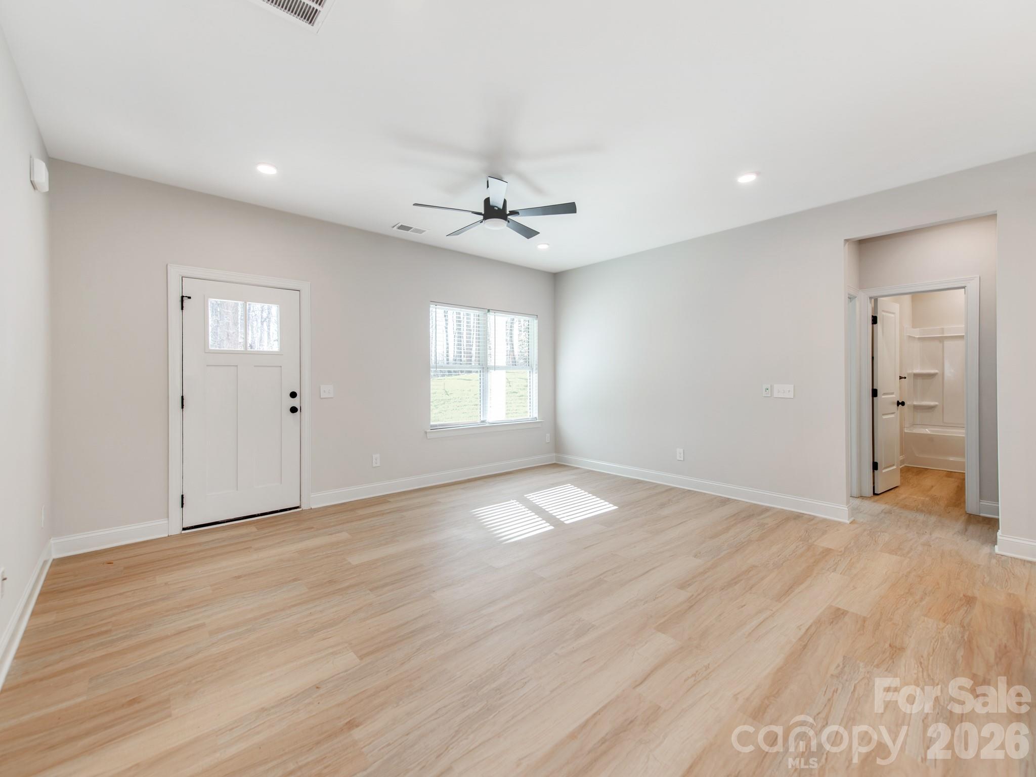 176 Whitetail Road — Statesville