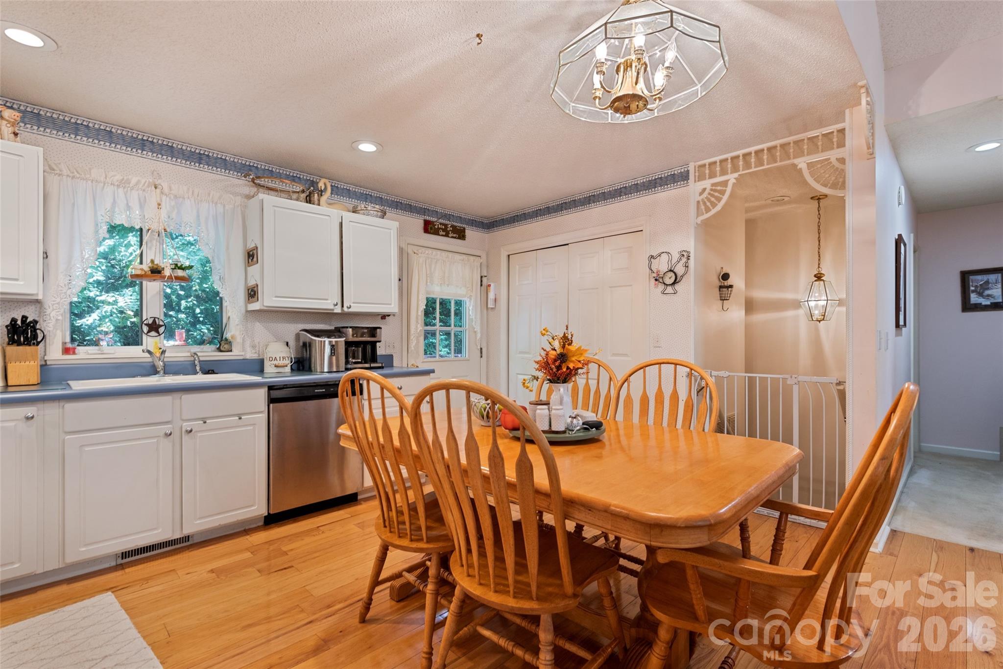650 Creekside Drive — Maggie Valley
