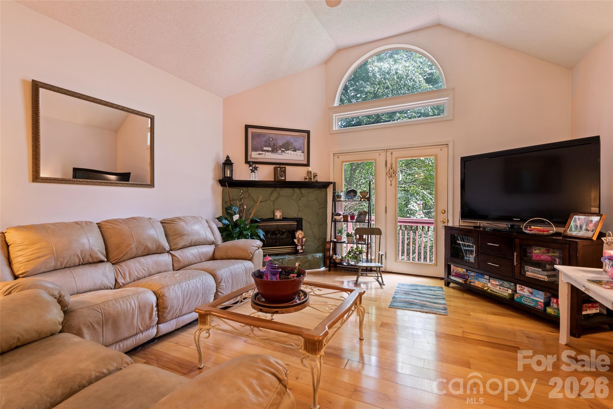 650 Creekside Drive — Maggie Valley